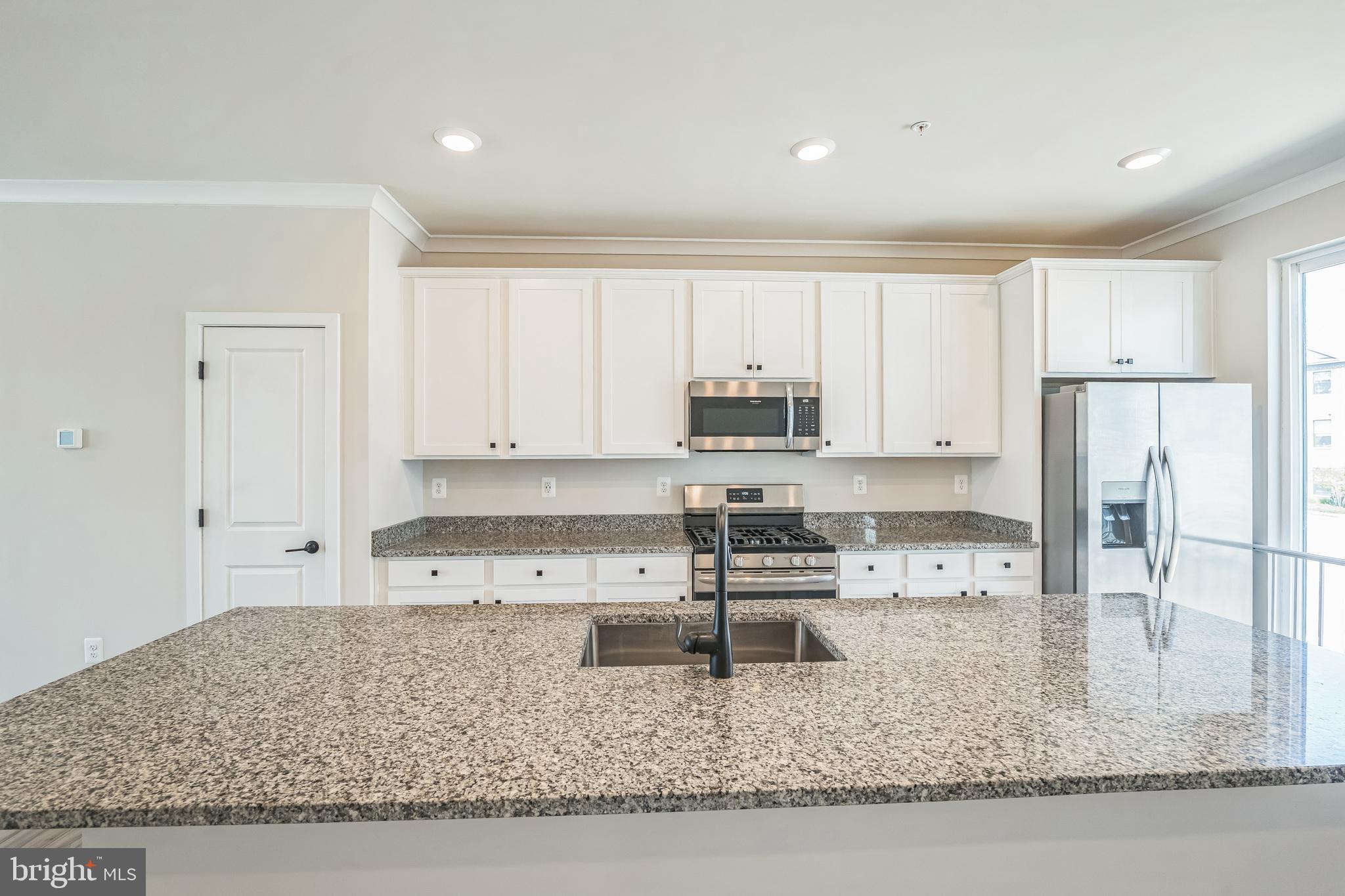 MEDFIELD - Residential