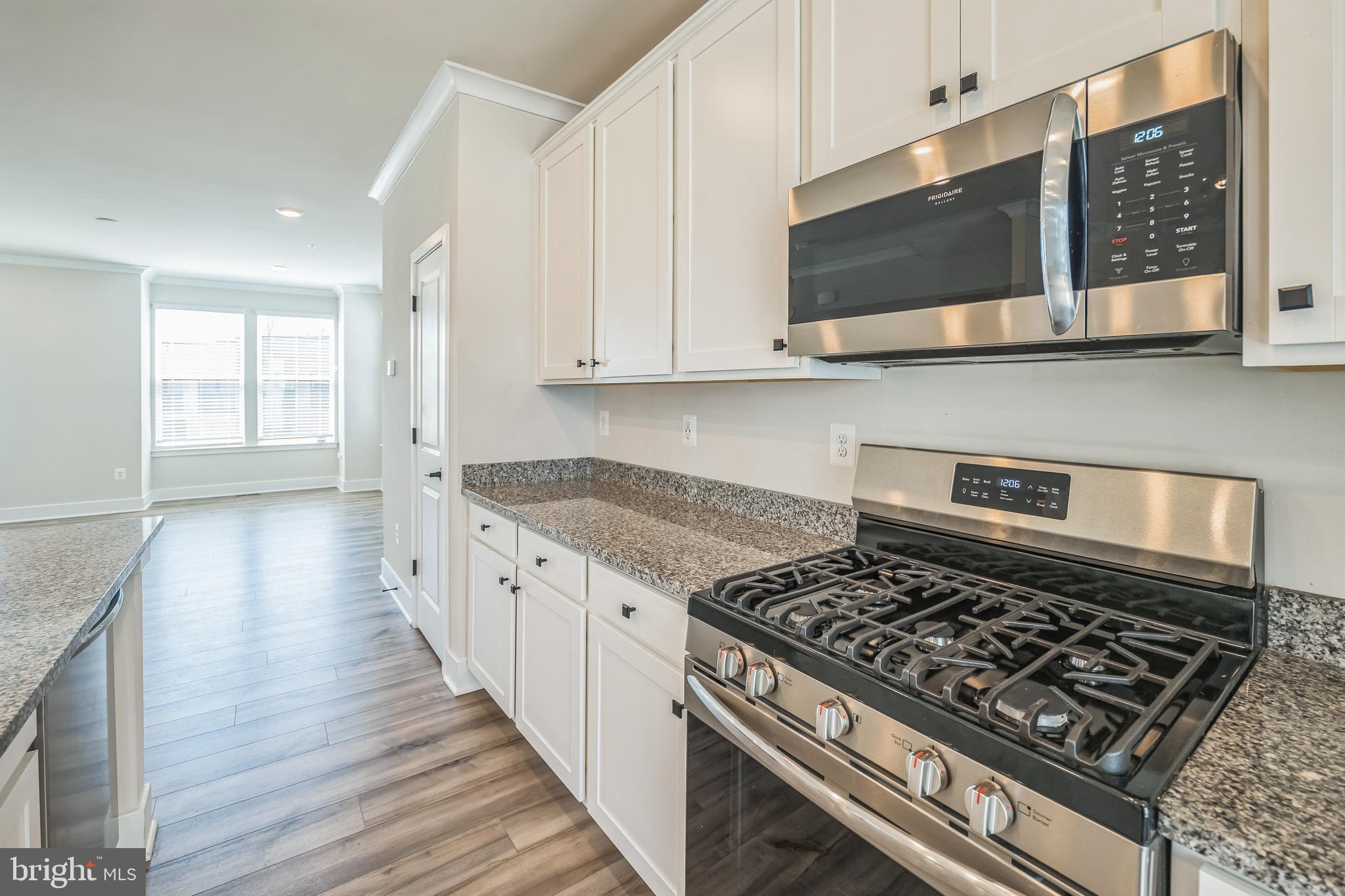 MEDFIELD - Residential