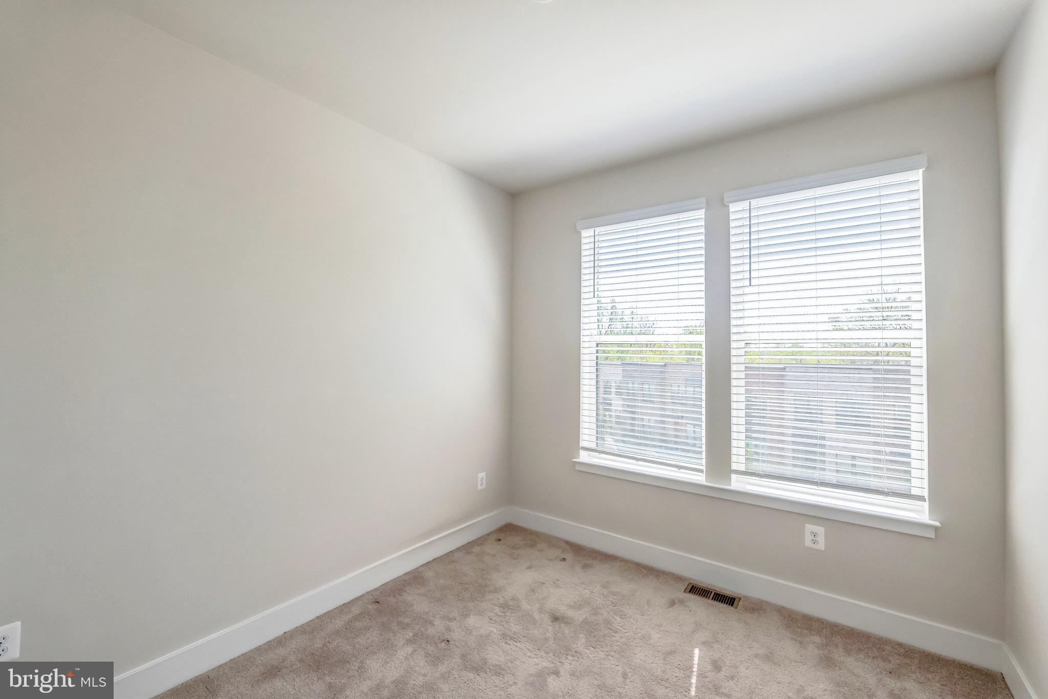 MEDFIELD - Residential