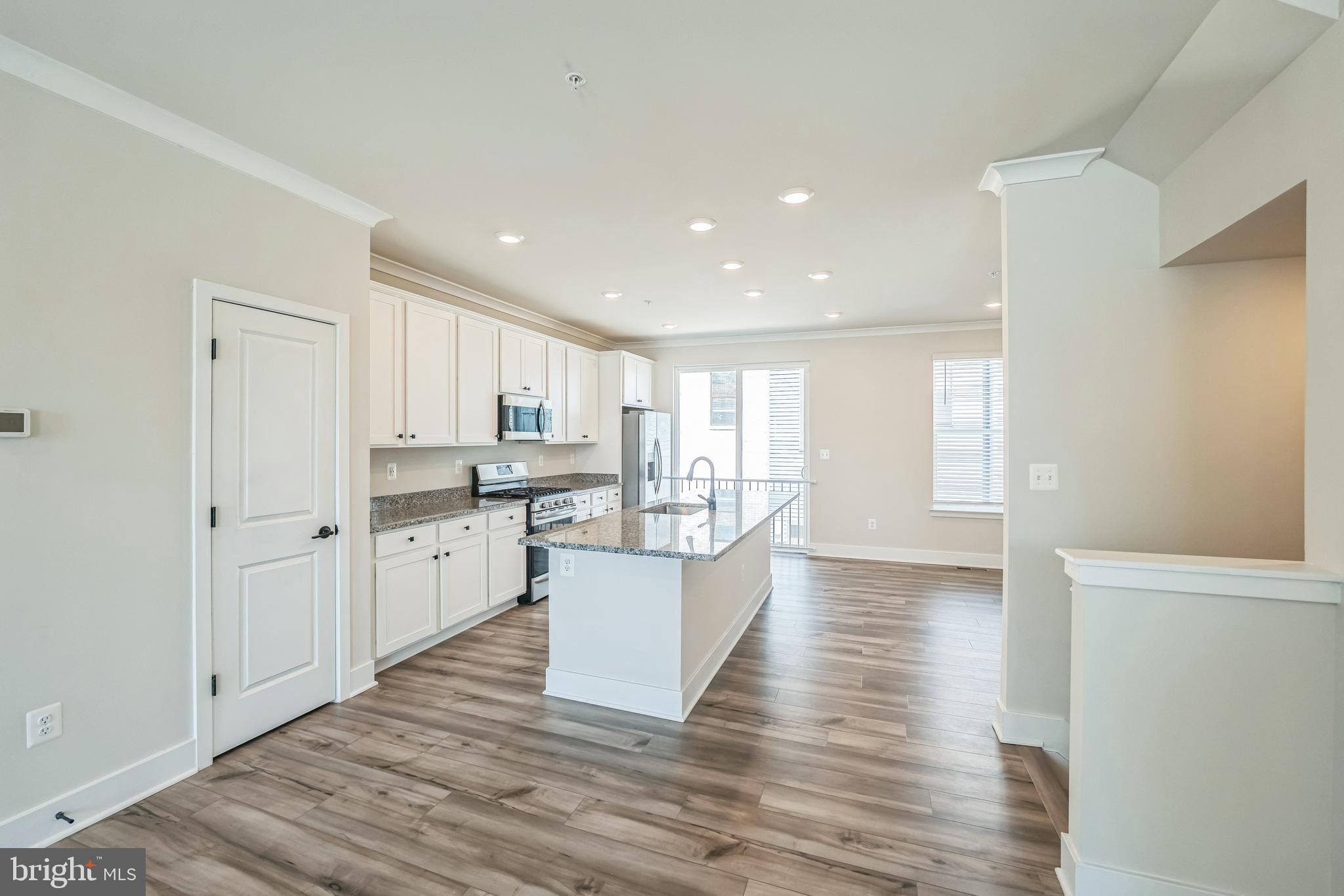 MEDFIELD - Residential