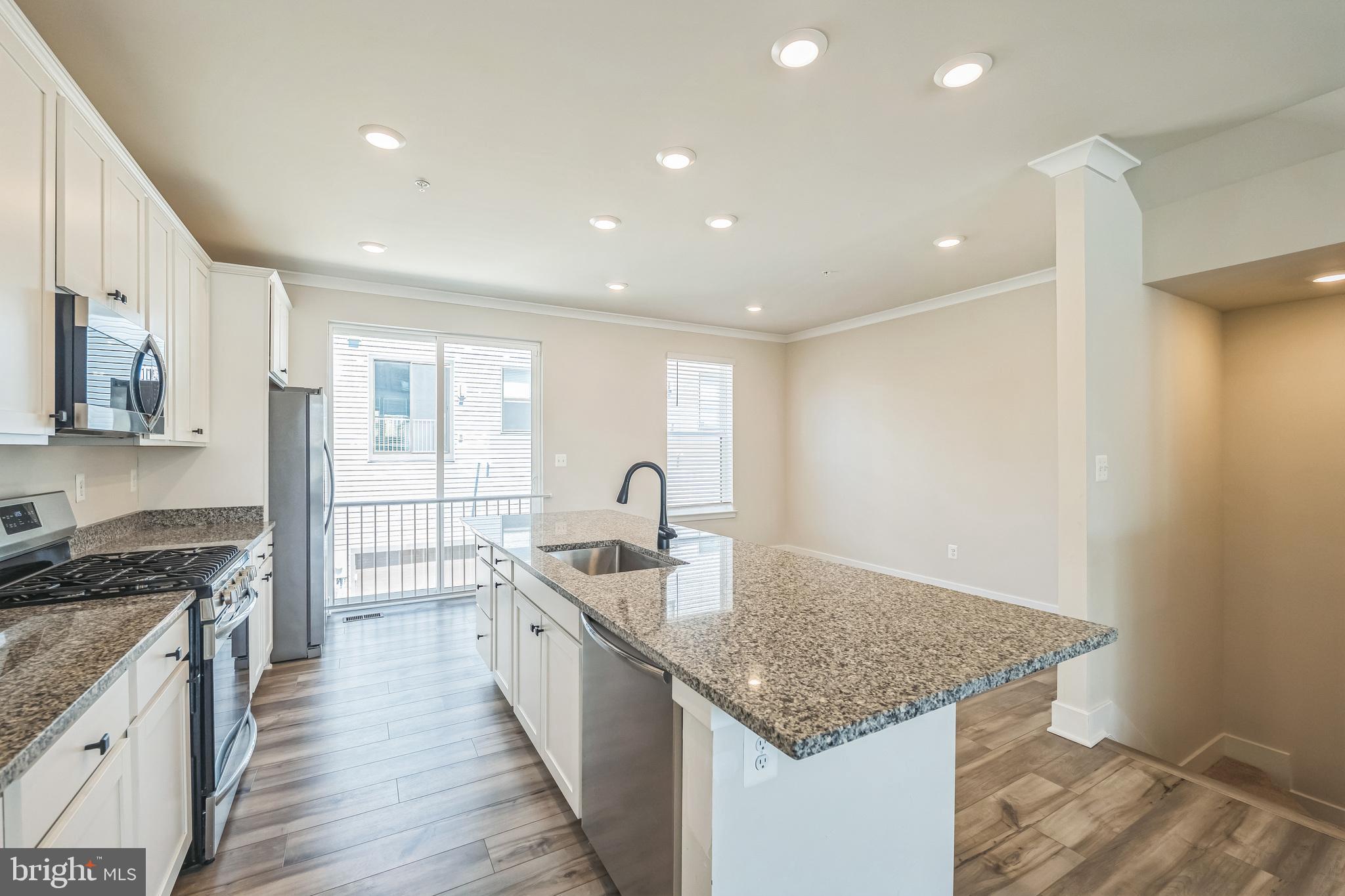 MEDFIELD - Residential