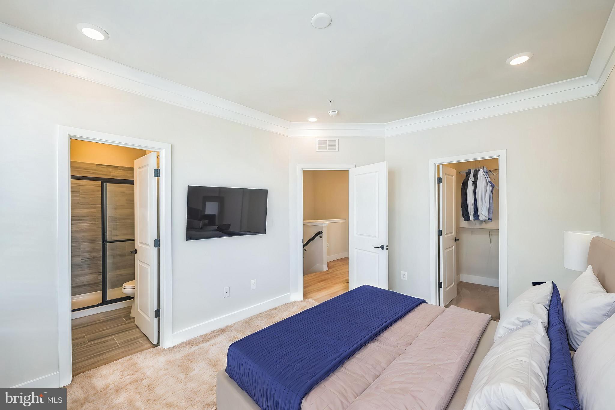 MEDFIELD - Residential