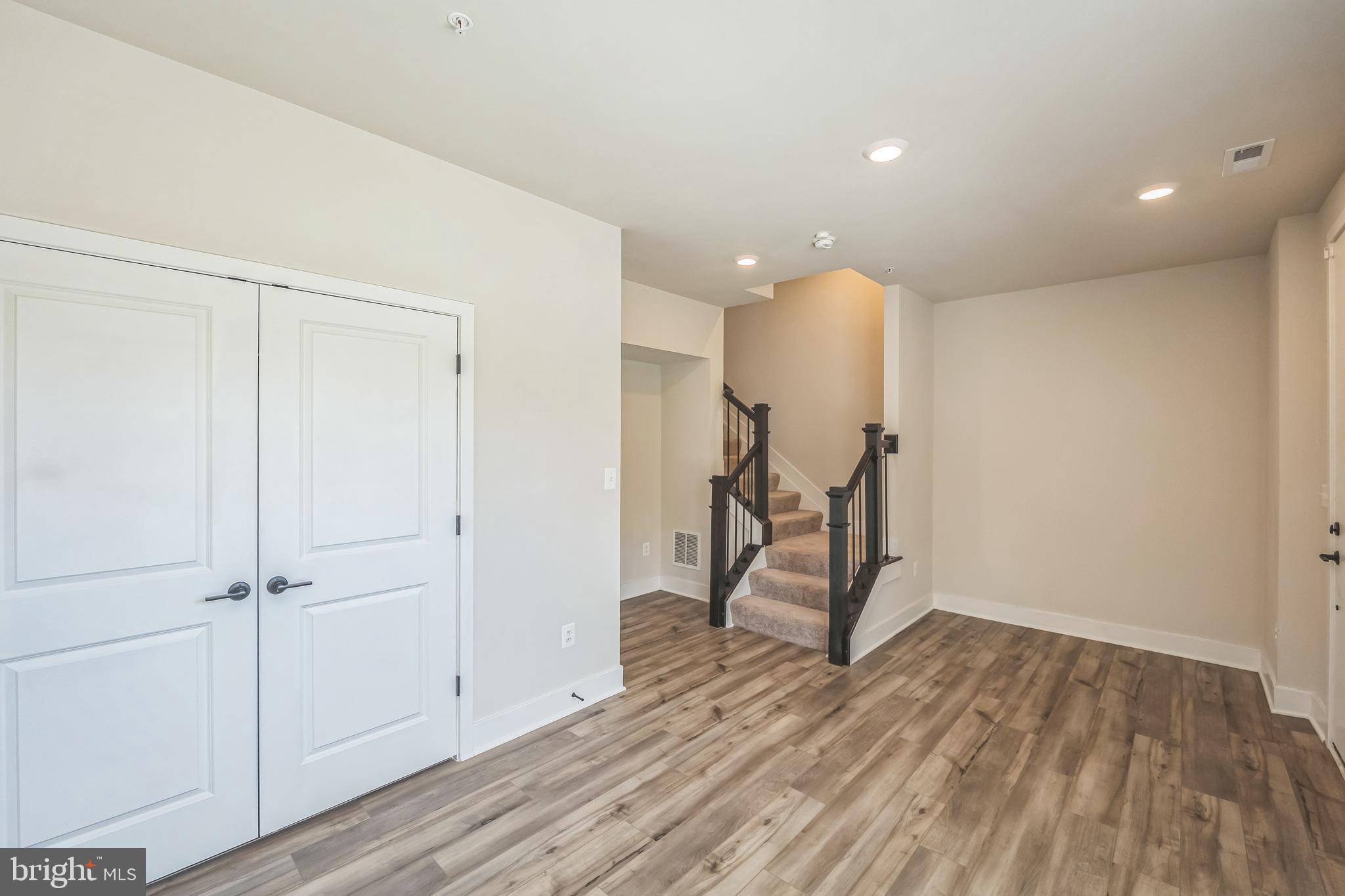 MEDFIELD - Residential