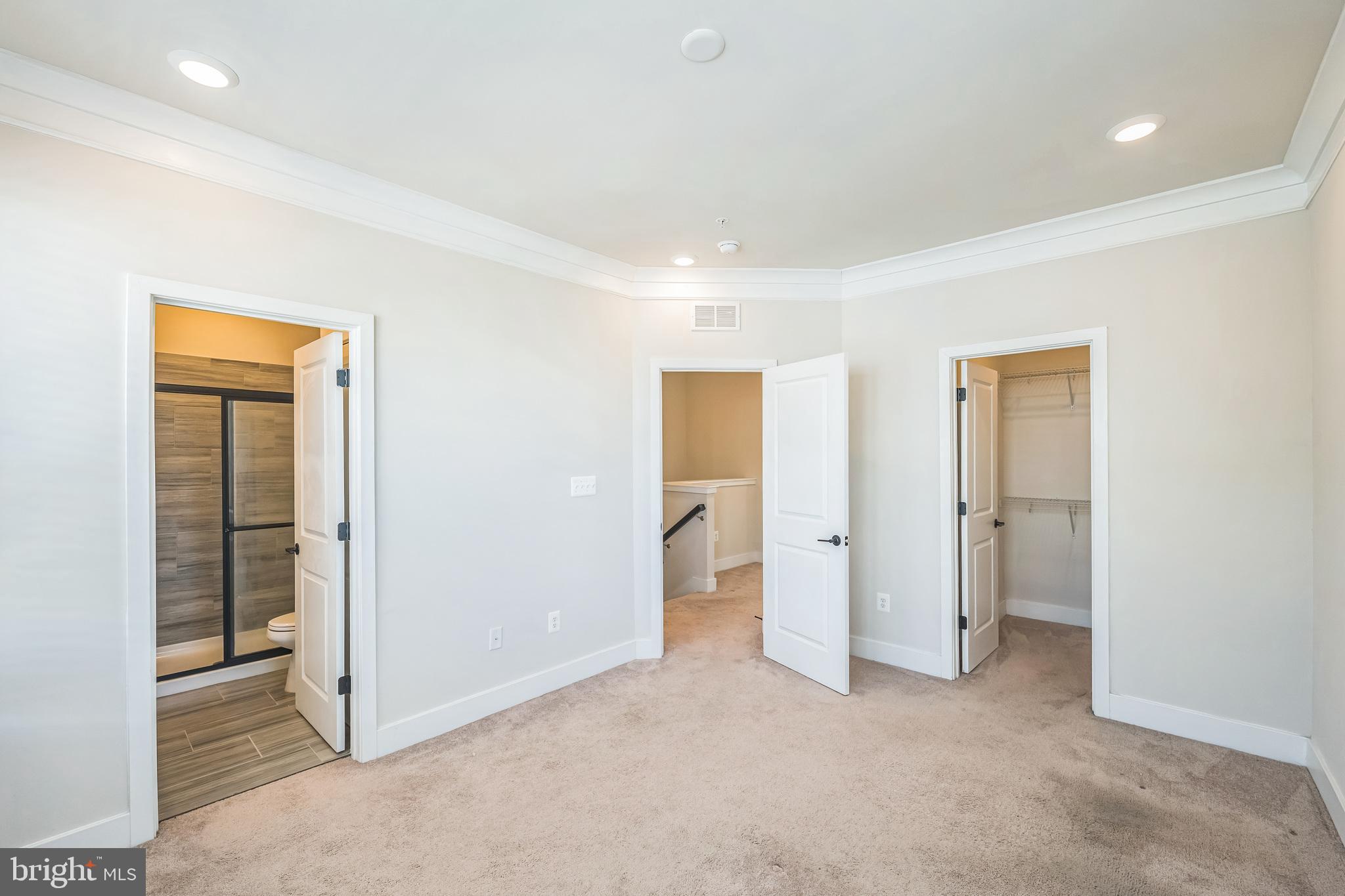 MEDFIELD - Residential