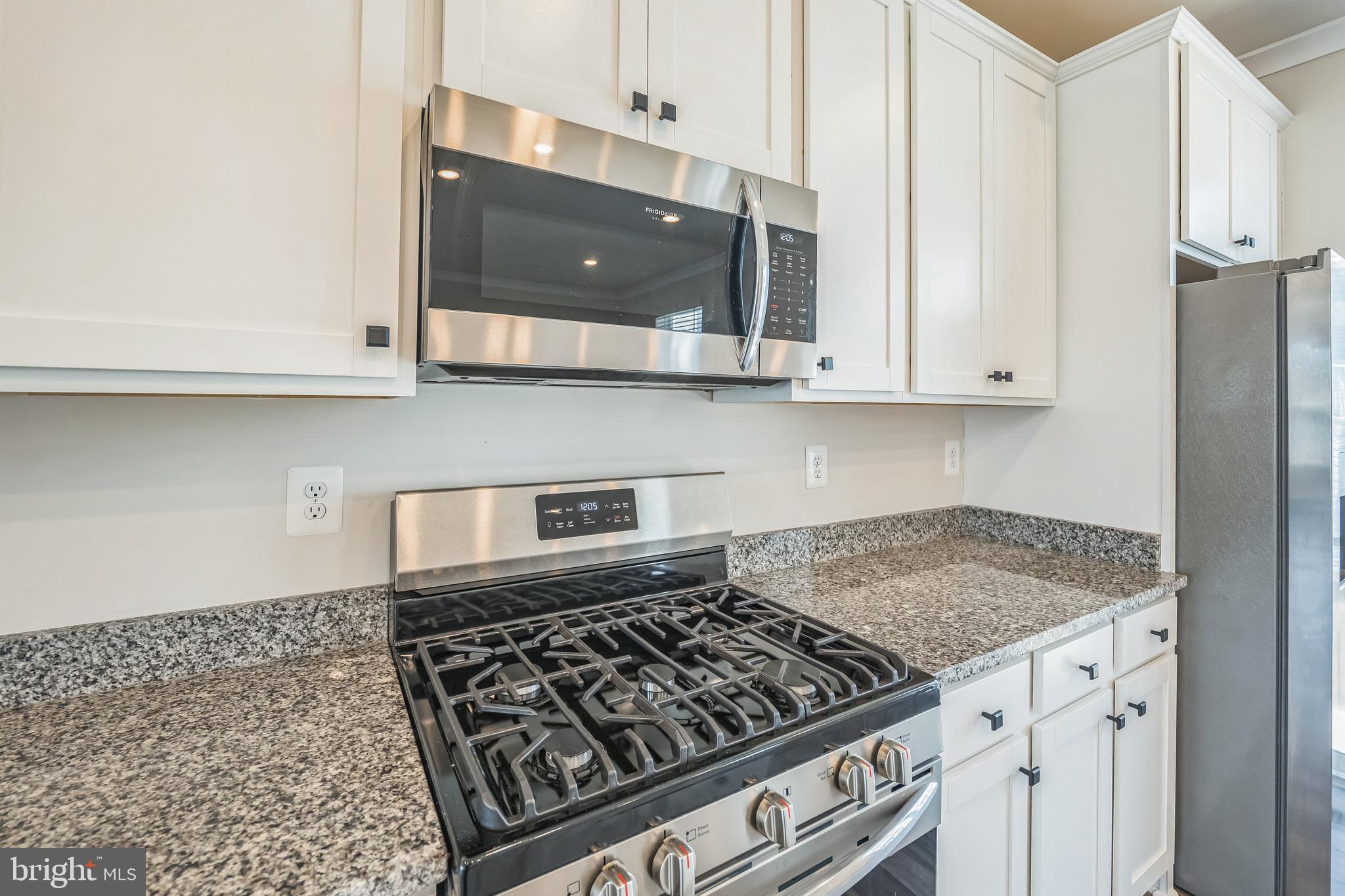 MEDFIELD - Residential