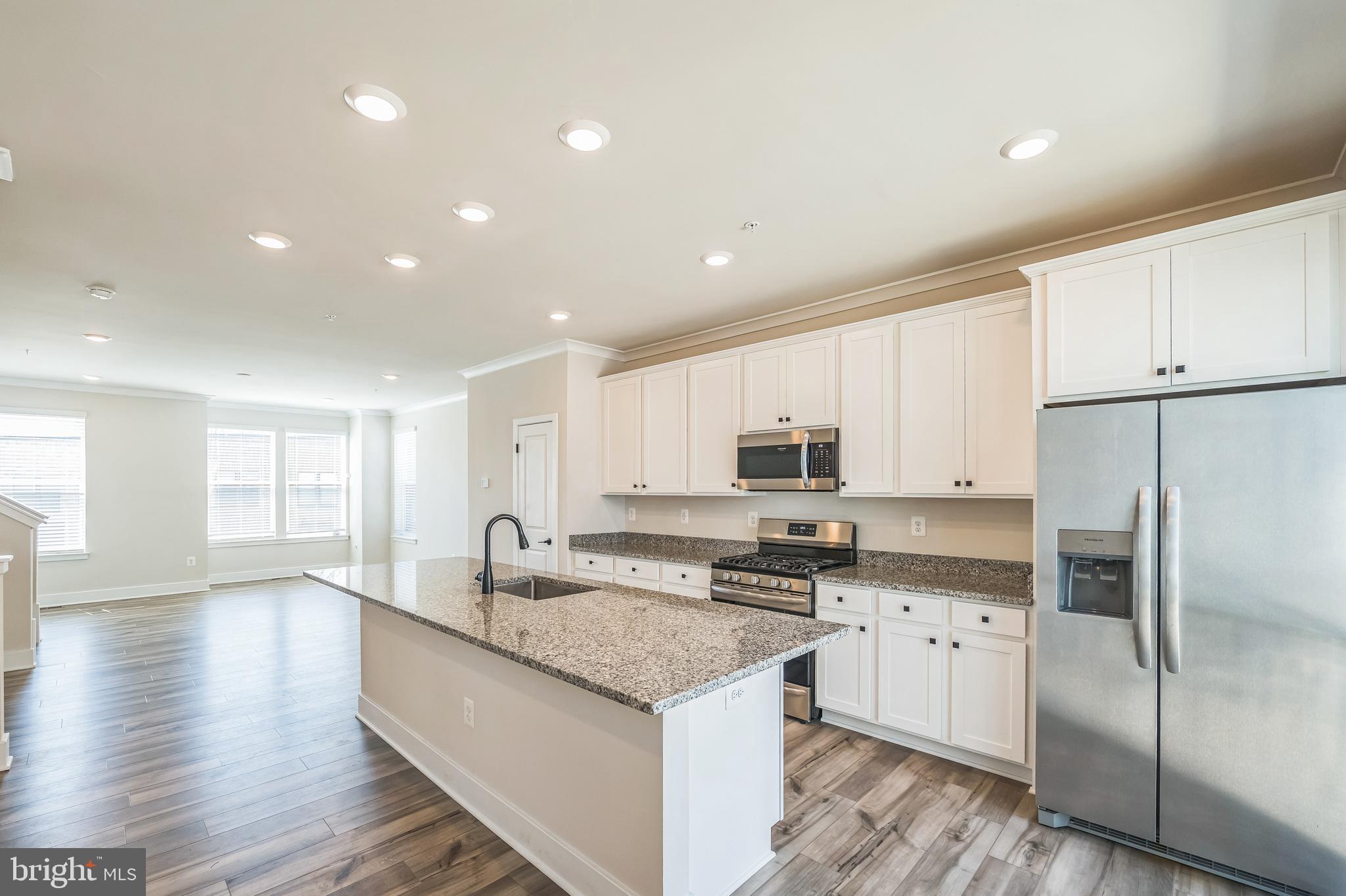 MEDFIELD - Residential