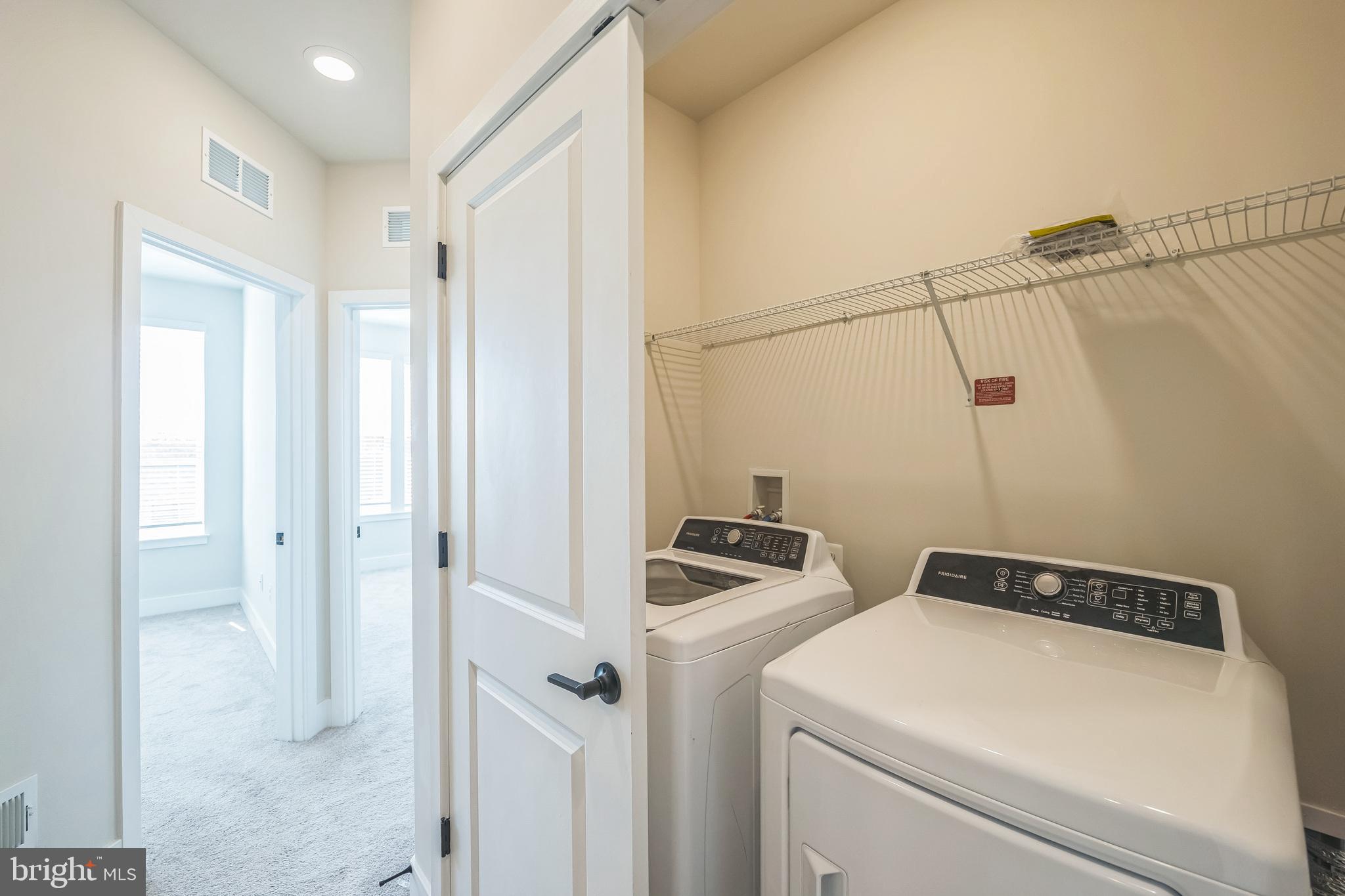MEDFIELD - Residential