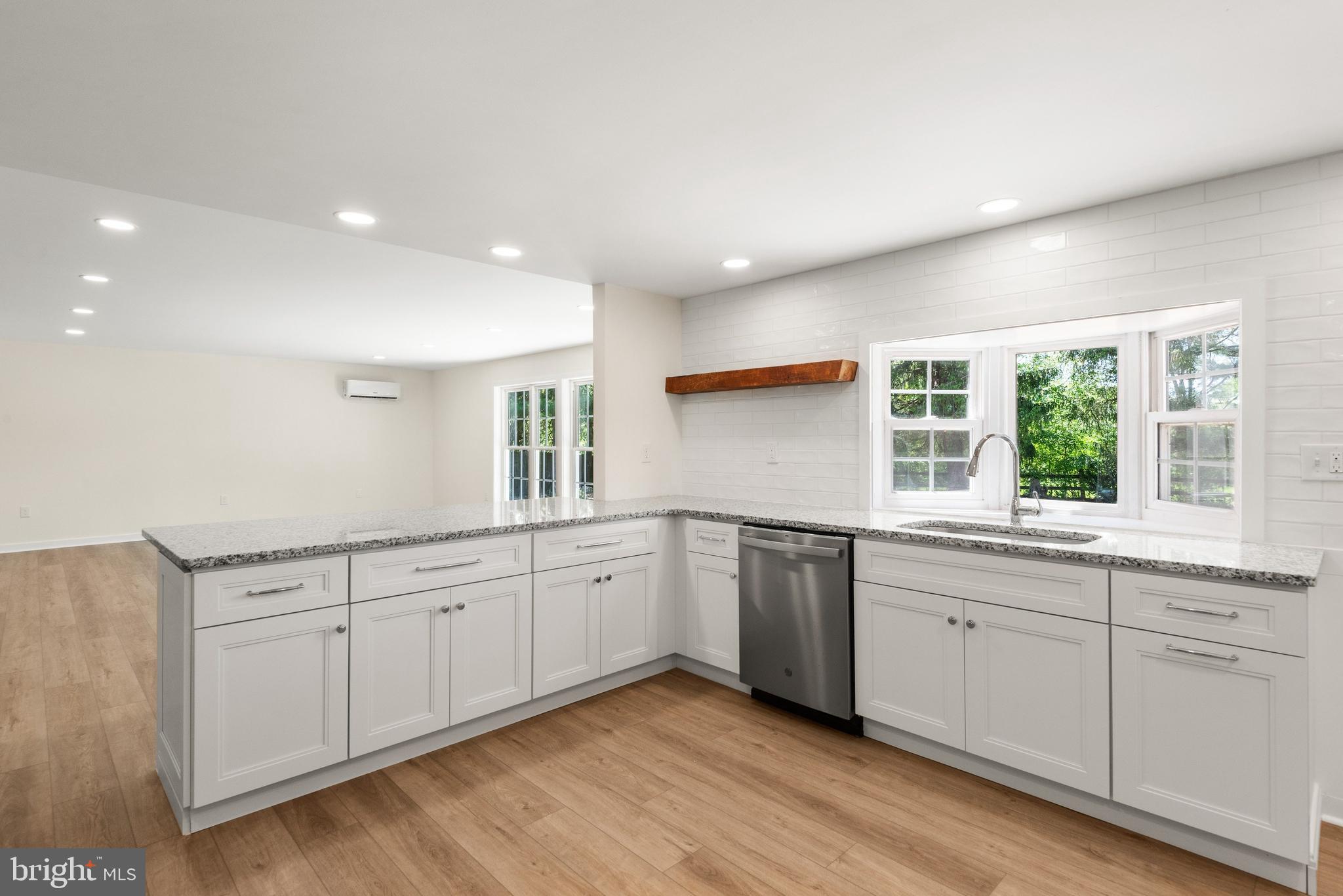 LANSDOWNE FARMS - Residential