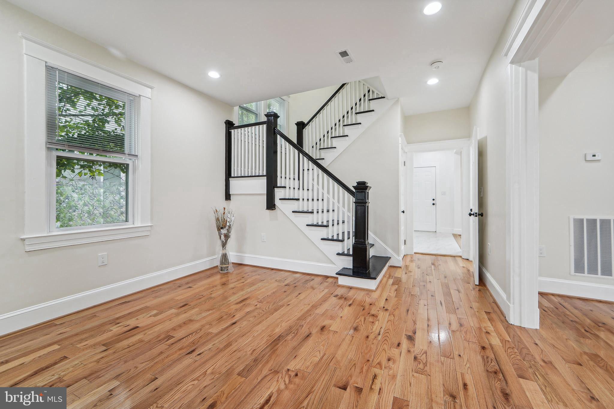 DORCHESTER - Residential