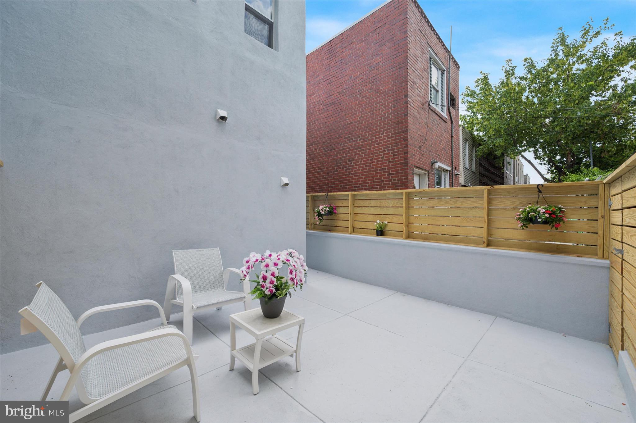 POINT BREEZE - Residential