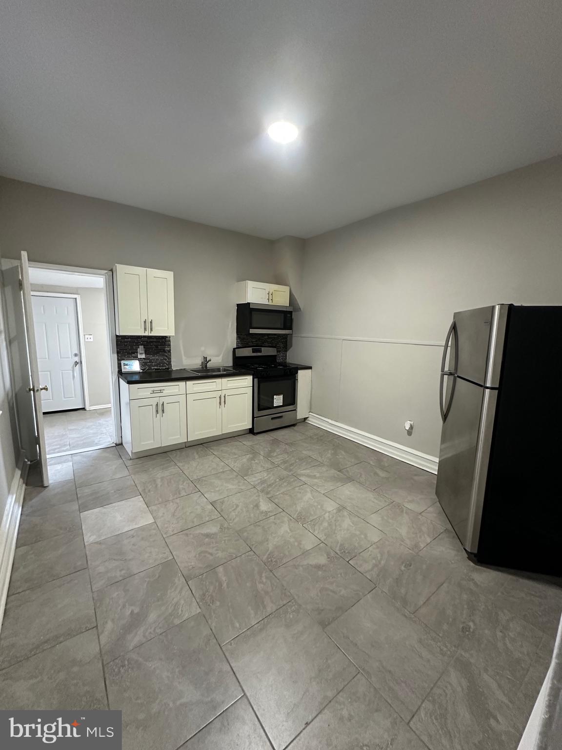 1226 E CHELTEN AVENUE 1