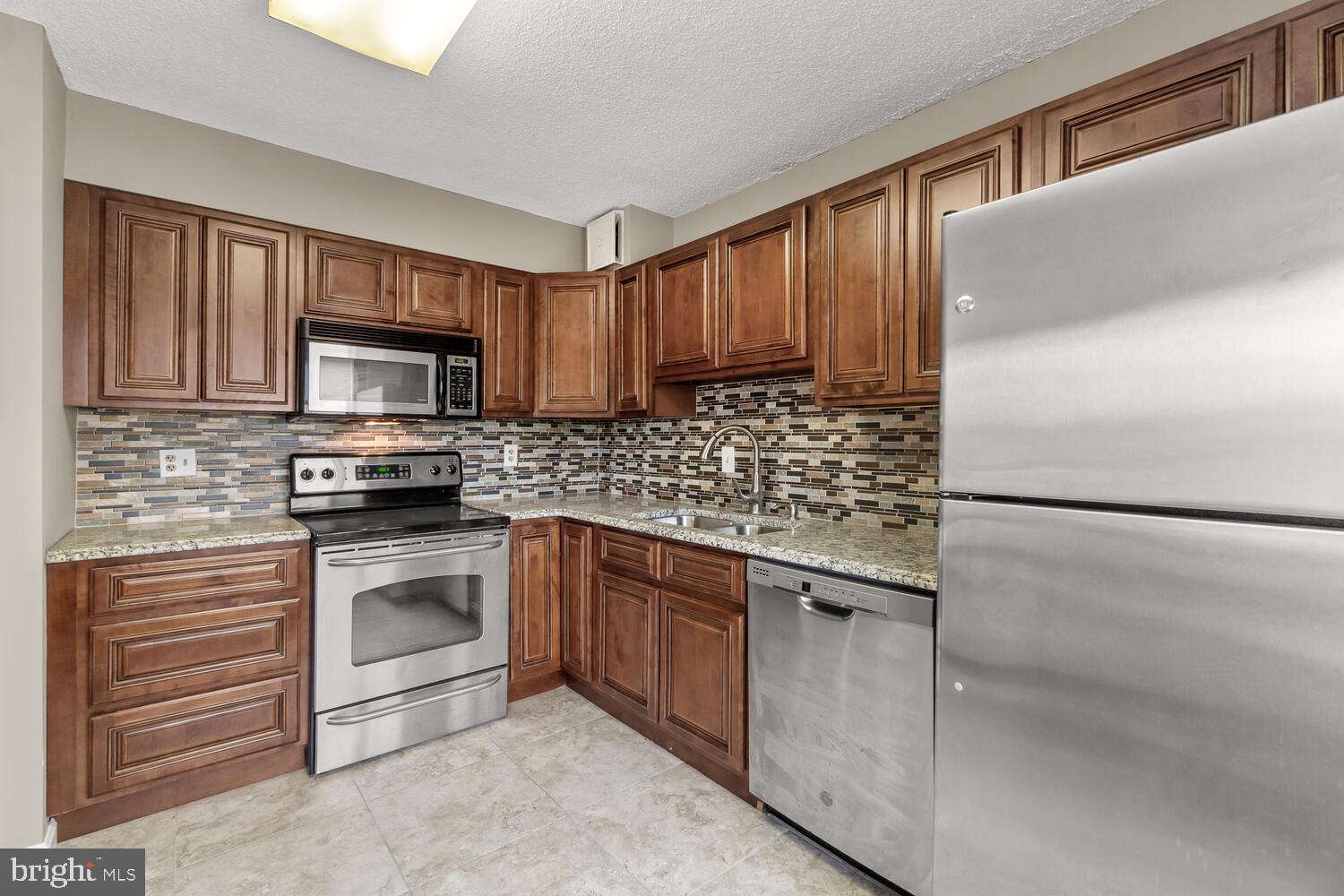 GREENS AT LEISURE WORLD - Residential