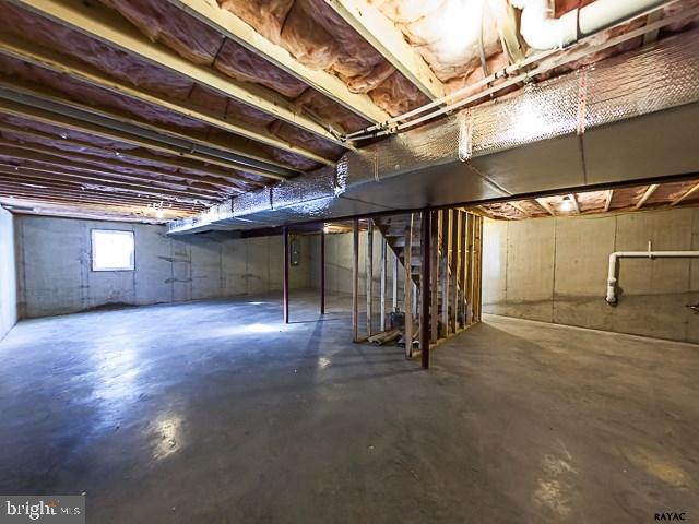 STONE MILL ESTATES - Residential