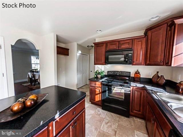 STONE MILL ESTATES - Residential