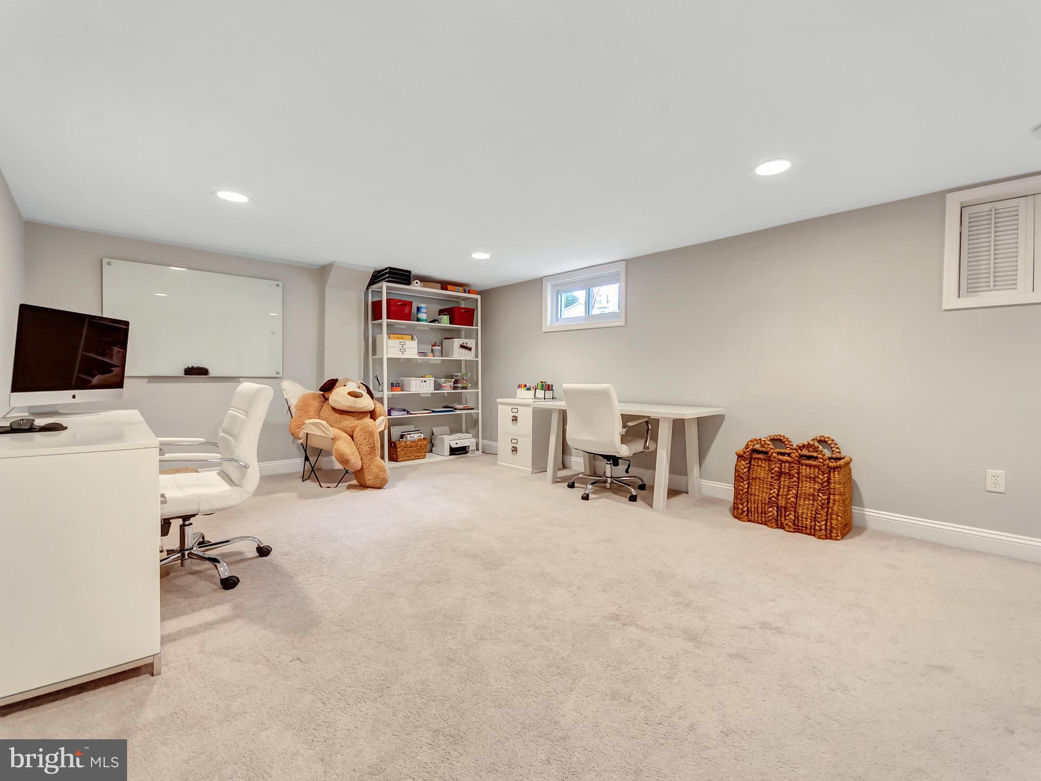 KENSINGTON ESTATES - Residential