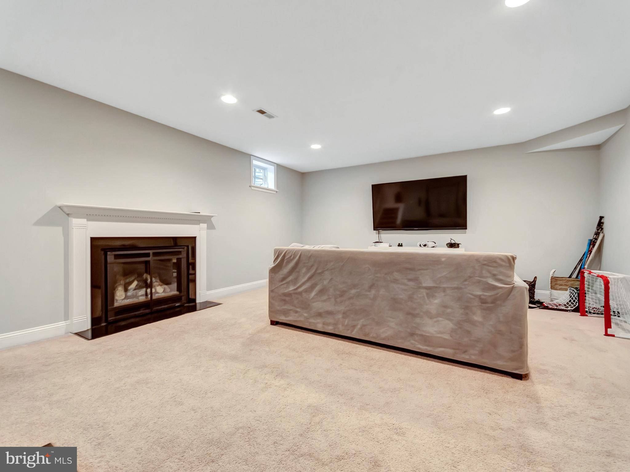 KENSINGTON ESTATES - Residential