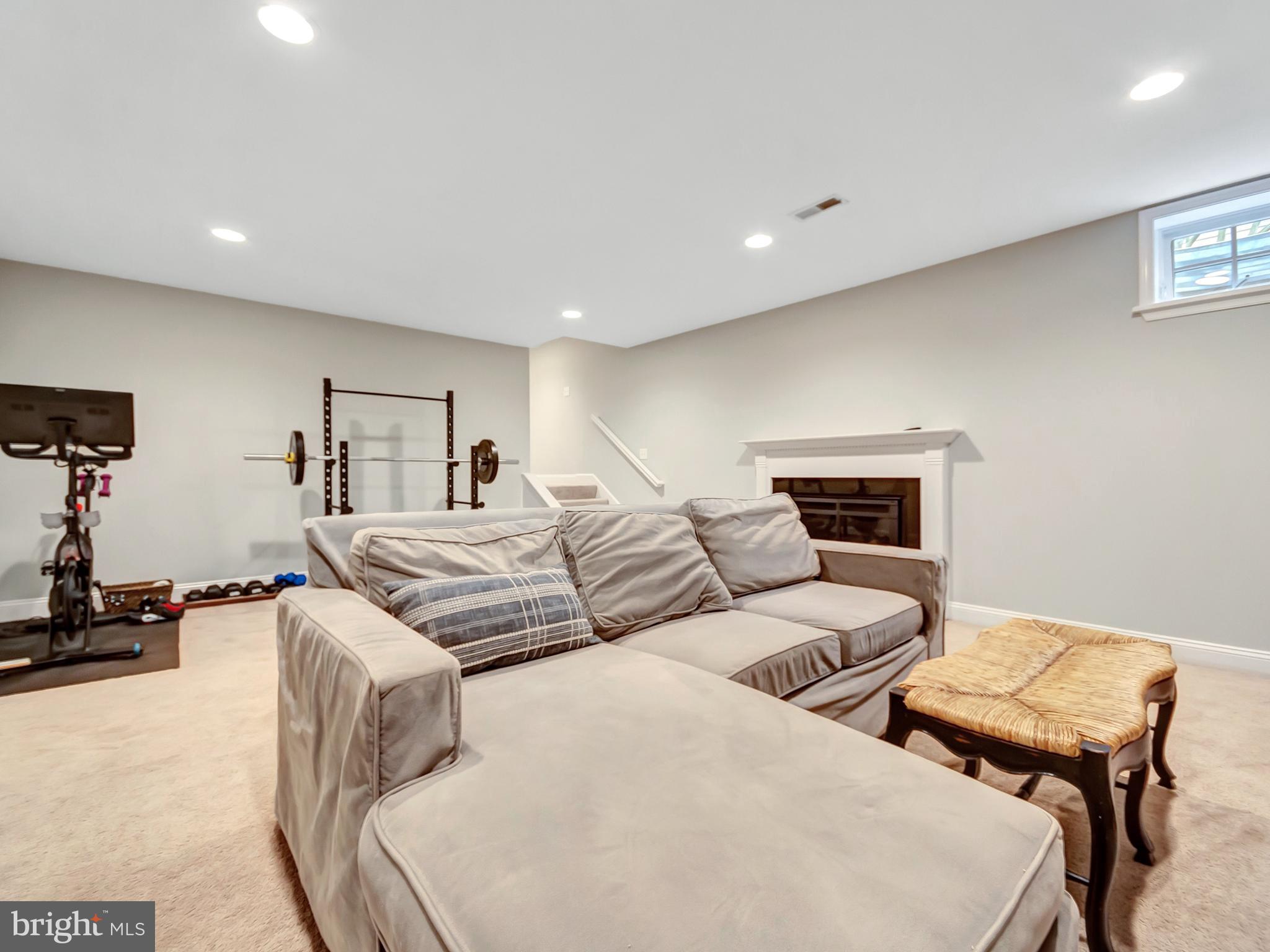 KENSINGTON ESTATES - Residential