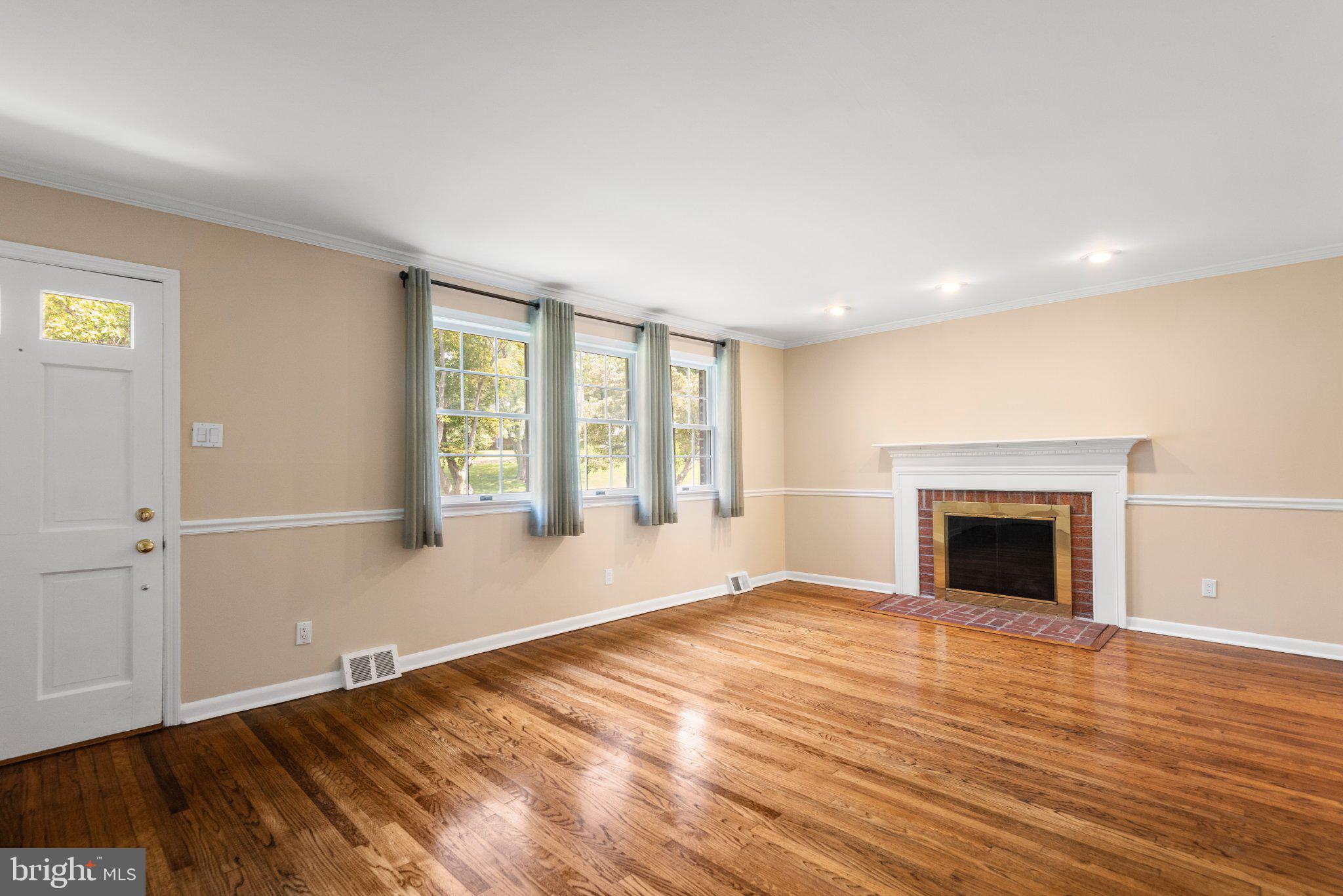 1560 GREENLAWN ROAD