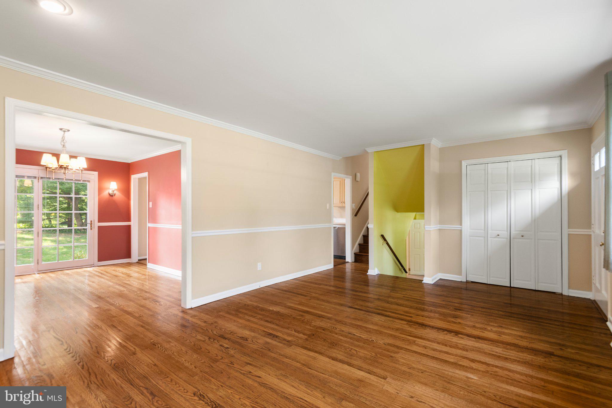 1560 GREENLAWN ROAD