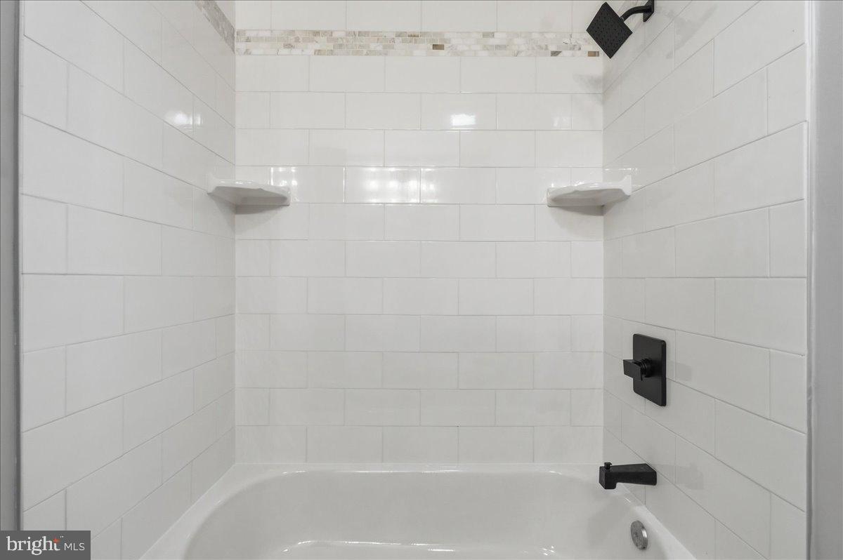 FORT WASHINGTON - Residential