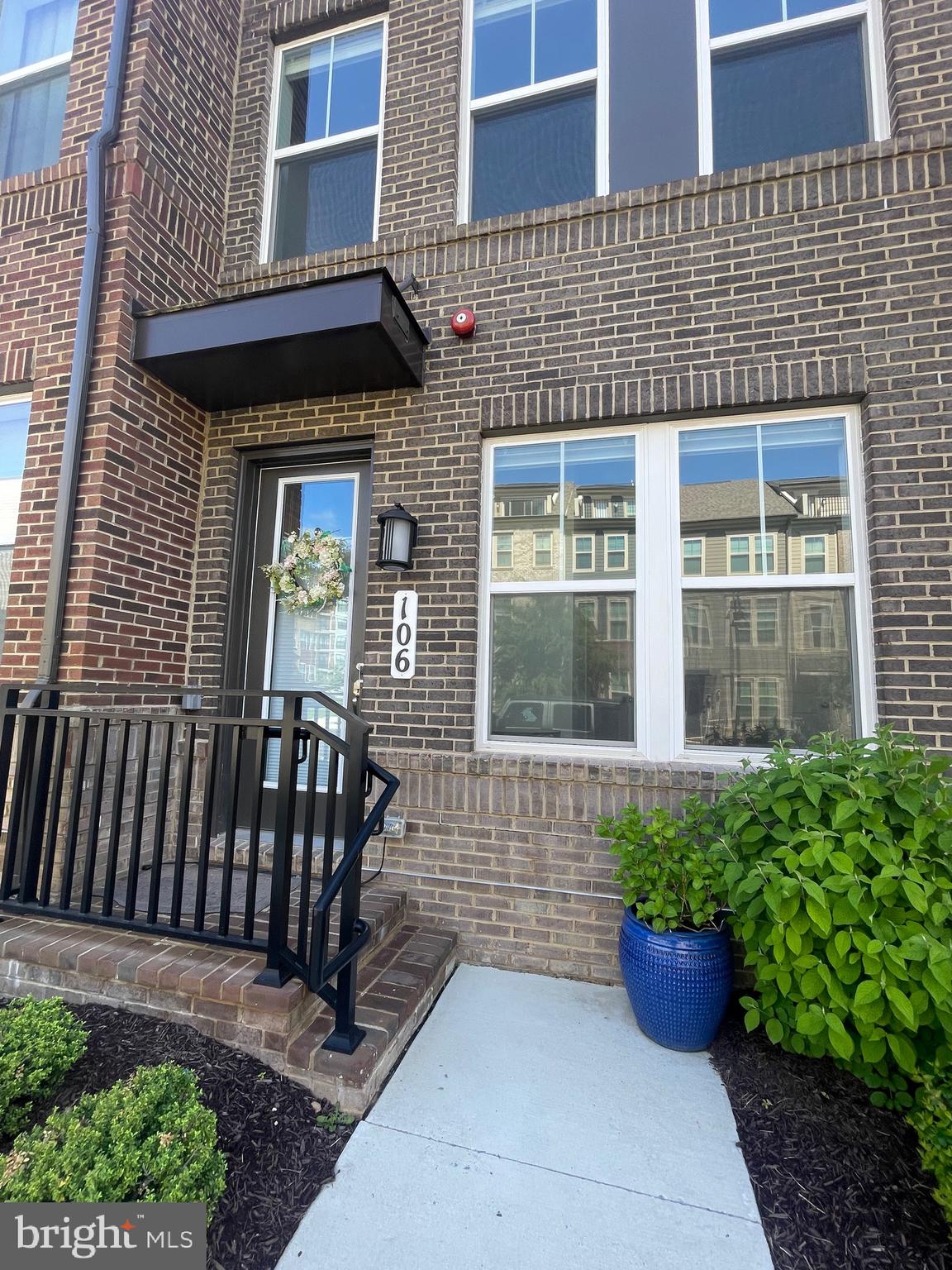 CROWN FARM - Residential Lease