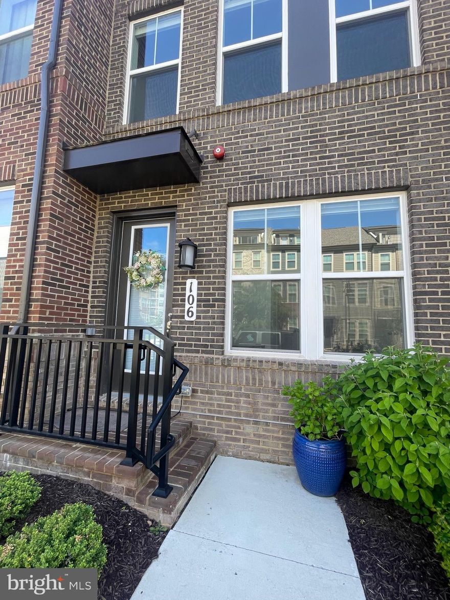 BEAUTIFUL AND WELL MAINTAINED TOWNHOME IN DOWNTOWN CROWN,  FOUR LEVEL HOME WITH 2 CAR GARAGE, HUGE CENTER ISLAND IN THE KITCHEN TO GATHER AROUND, DINING ROOM, DECK, ROOFTOP TO ENJOY ON 4TH LEVEL WITH HUGE REC ROOM WITH WET BAR FOR ENTERTAINMENT, WASHER AND DRYER ON THE BEDROOM LEVEL, WOOD FLOOR THRUOUT, BASEMENT WITH A BEDROOM AND A FULL BATH FOR VISITOR.  MAIN BEDROOM HAS HUGE CLOSET, UPGRADED APPLIANCES AND BATHROOMS, VERY OPEN FLOOR PLAN ON THE MAIN LEVEL, COMMUNITY CENTER, CLUB HOUSE, AND OUTDOOR POOL, WALKING DISTANCE TO RESTARUANTS AND STORES