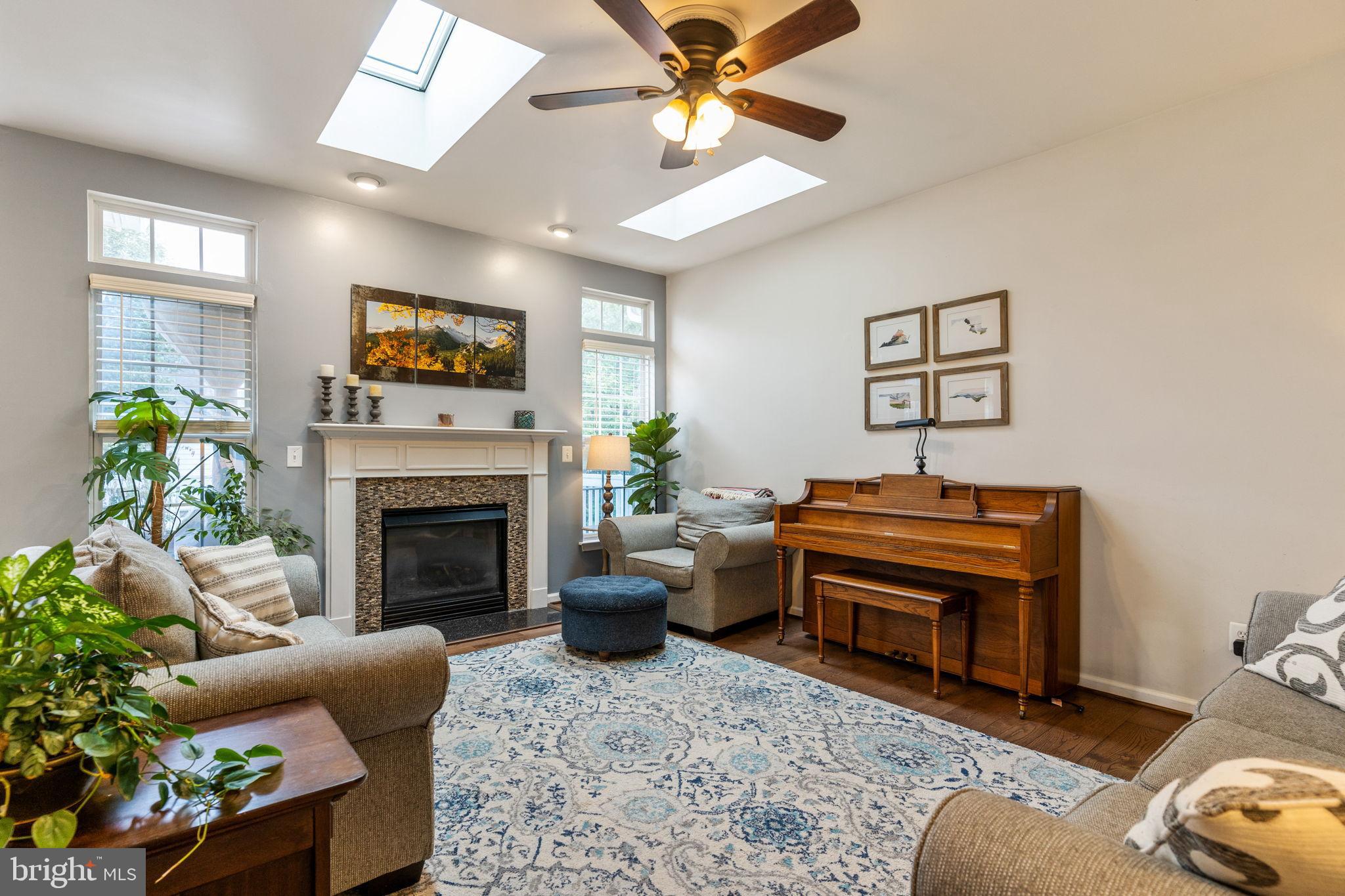 LORTON TOWN CENTER - Residential