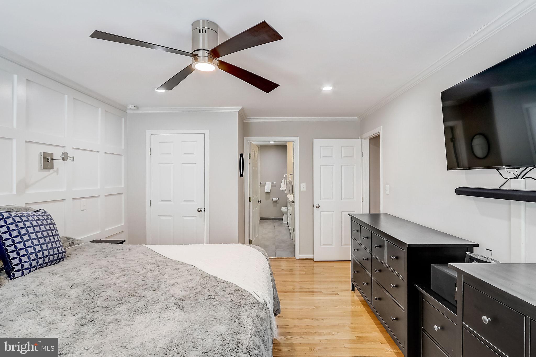 ASHBURN VILLAGE - Residential