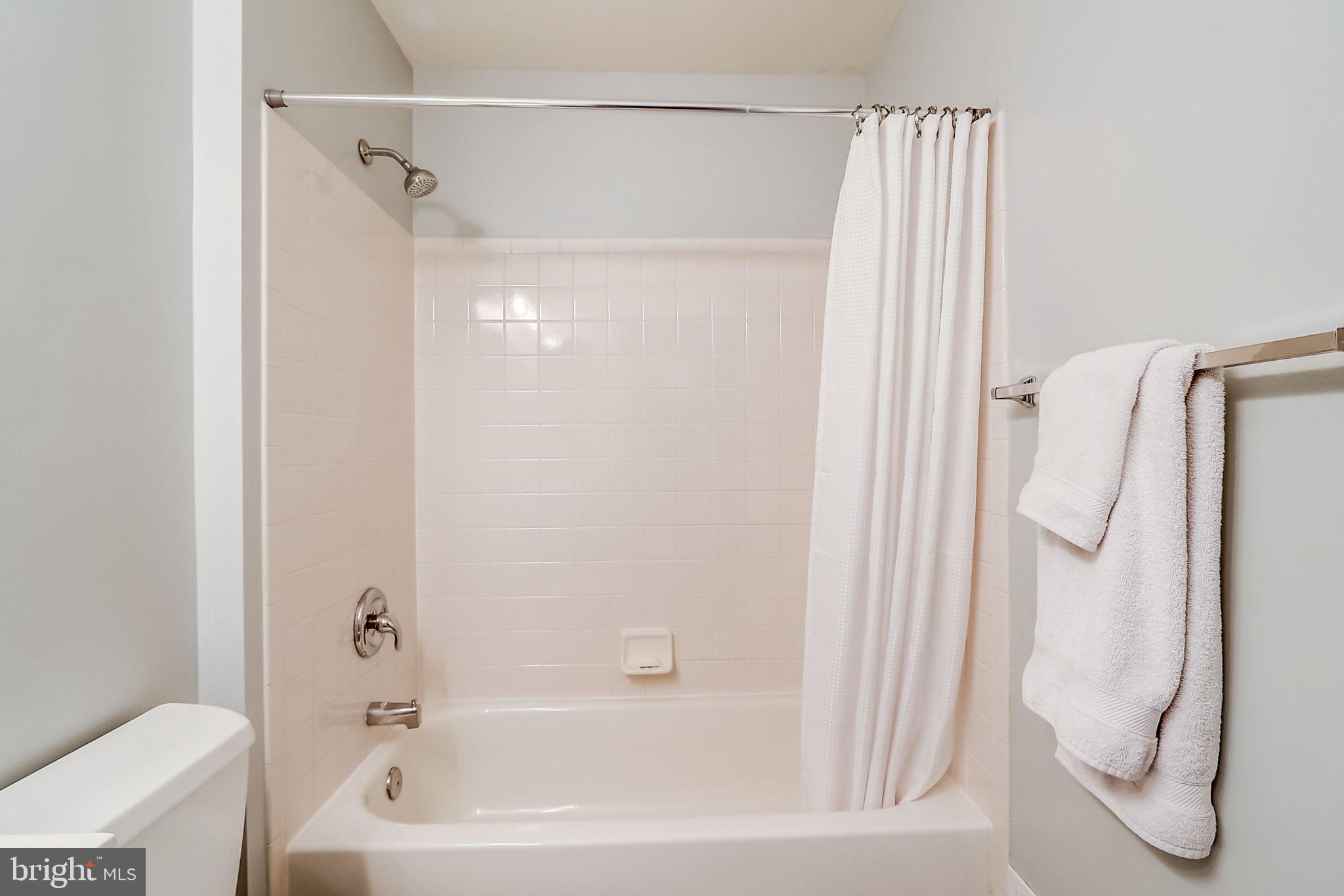 ASHBURN VILLAGE - Residential