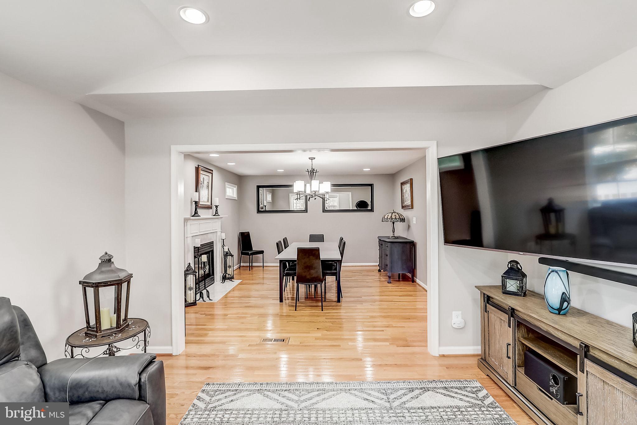 ASHBURN VILLAGE - Residential