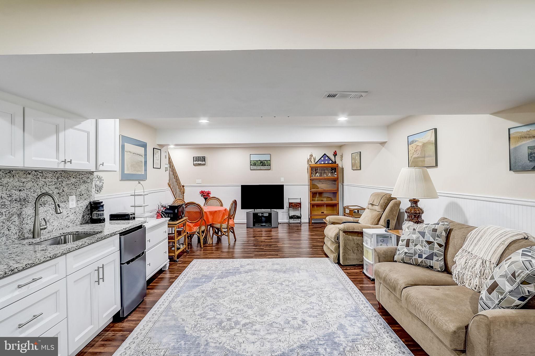 ASHBURN VILLAGE - Residential