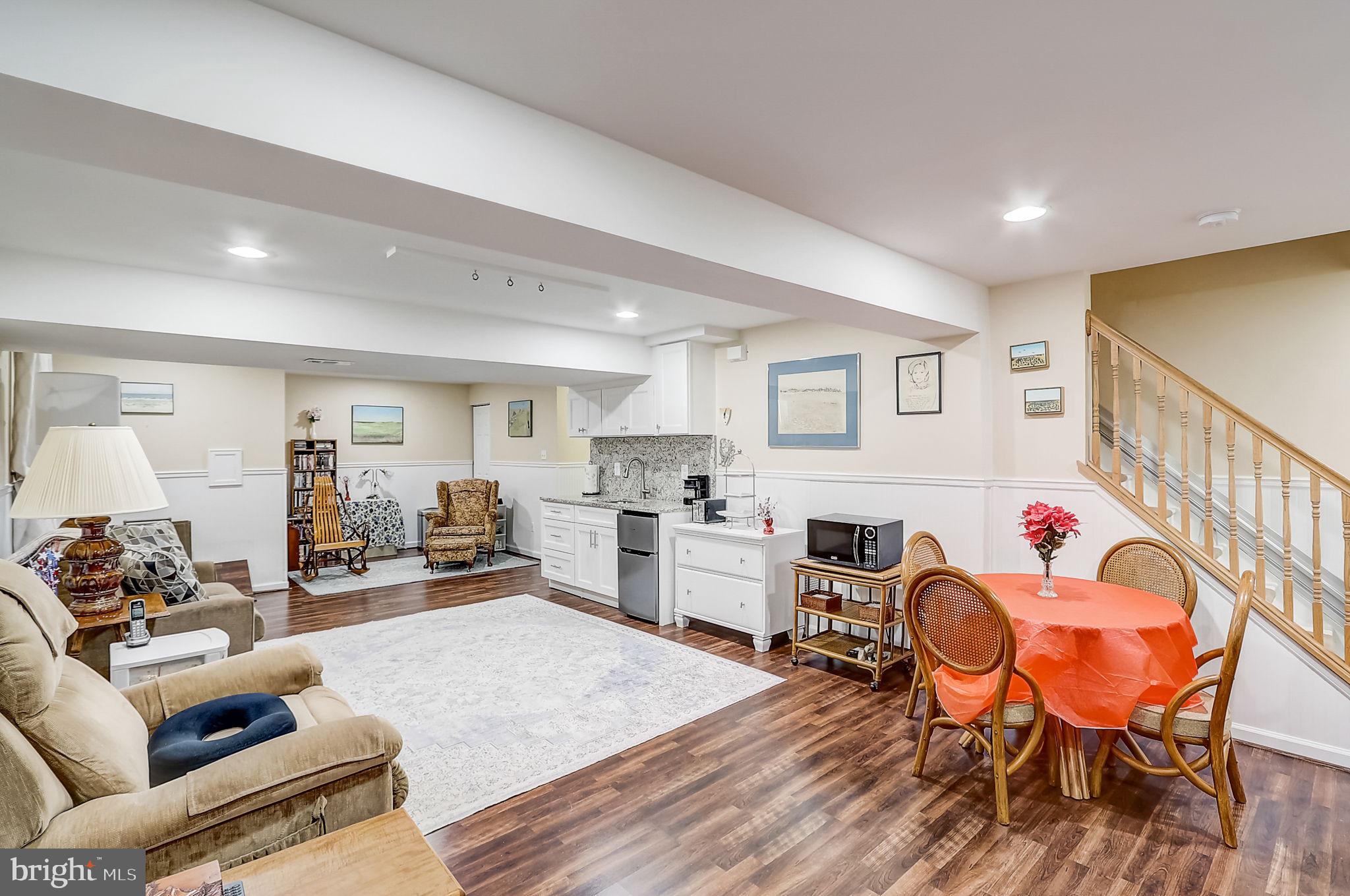 ASHBURN VILLAGE - Residential