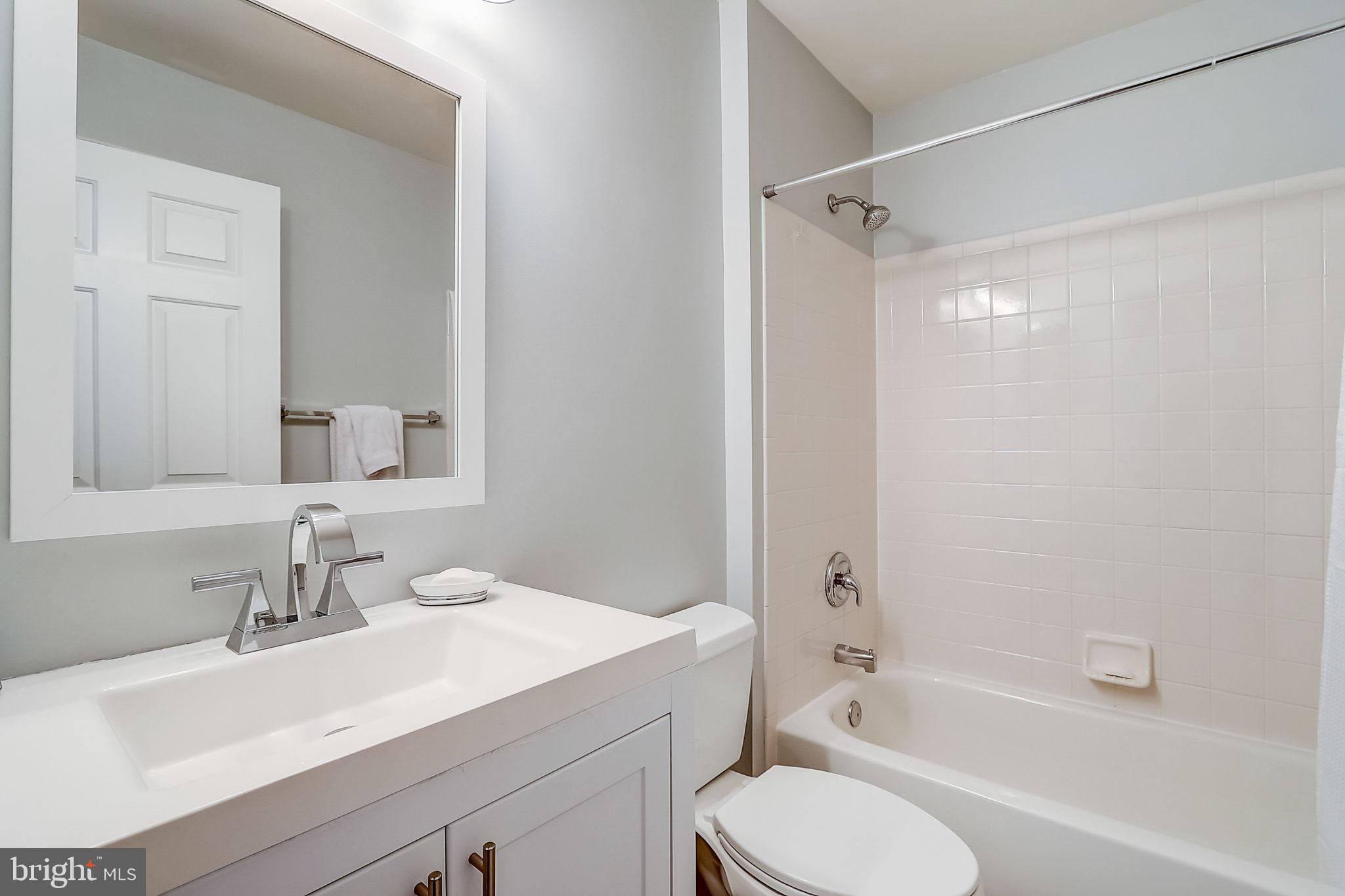 ASHBURN VILLAGE - Residential