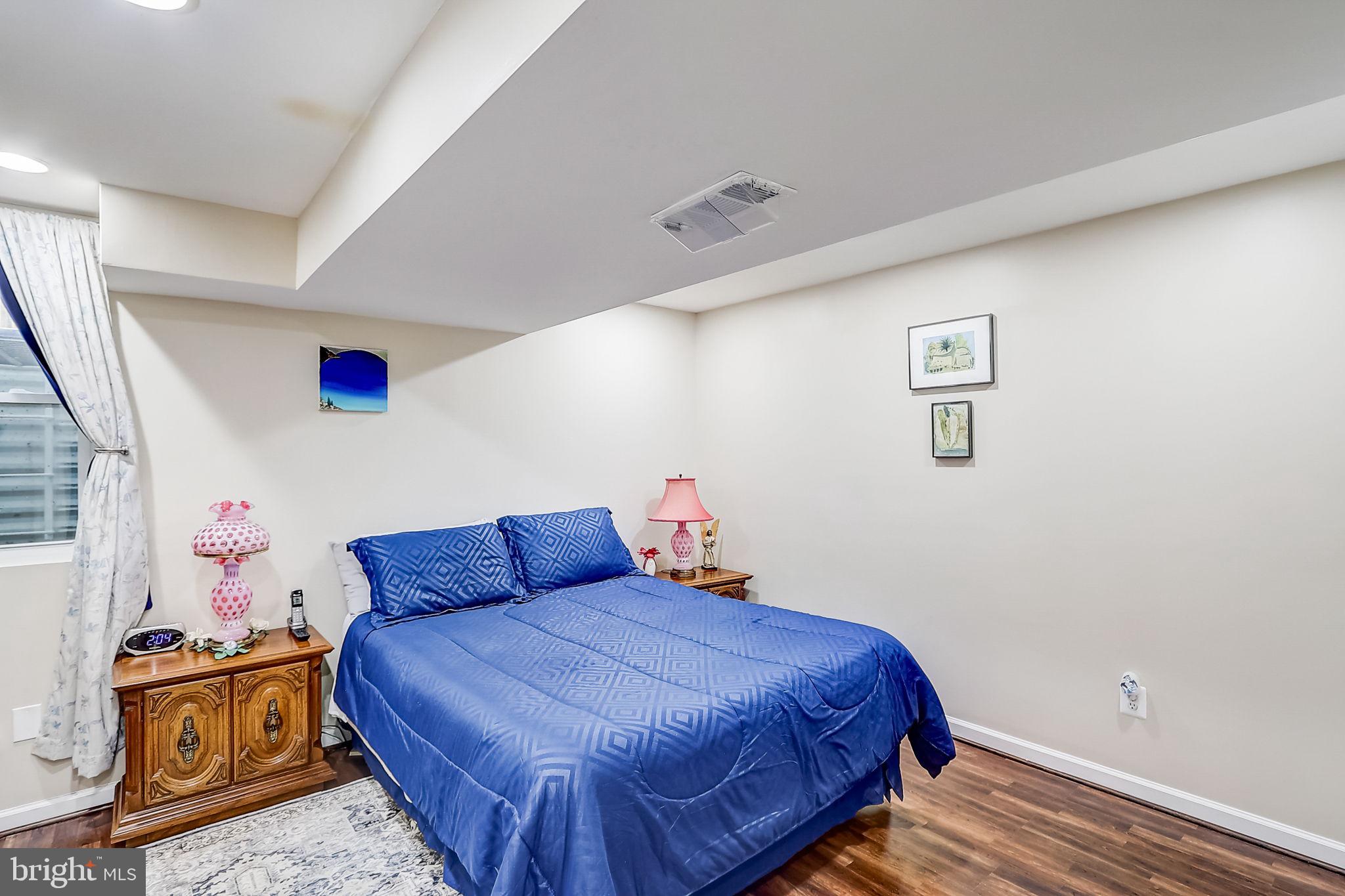 ASHBURN VILLAGE - Residential