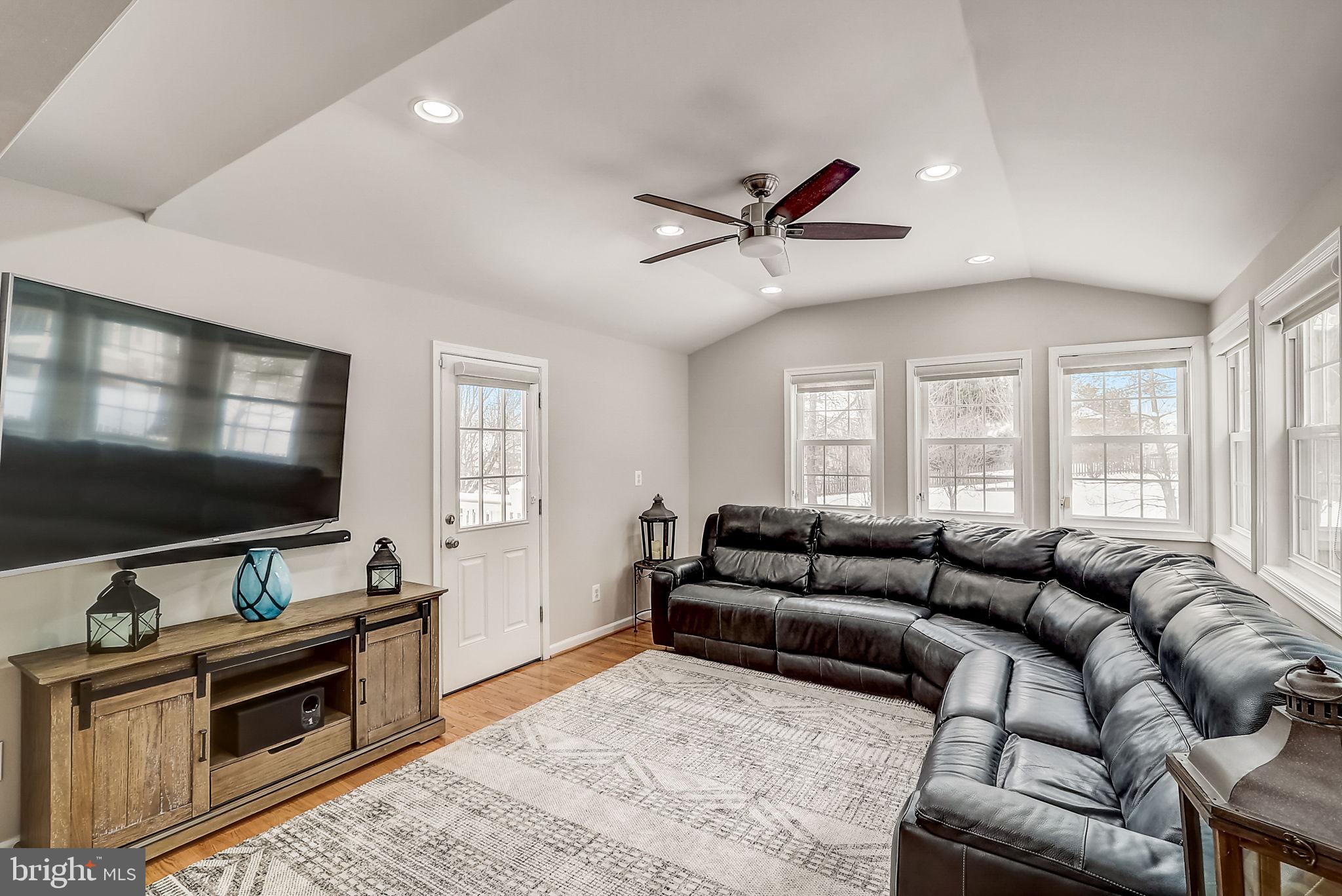 ASHBURN VILLAGE - Residential