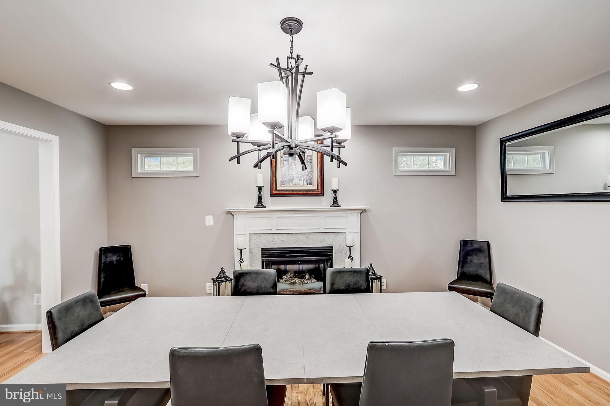 ASHBURN VILLAGE - Residential