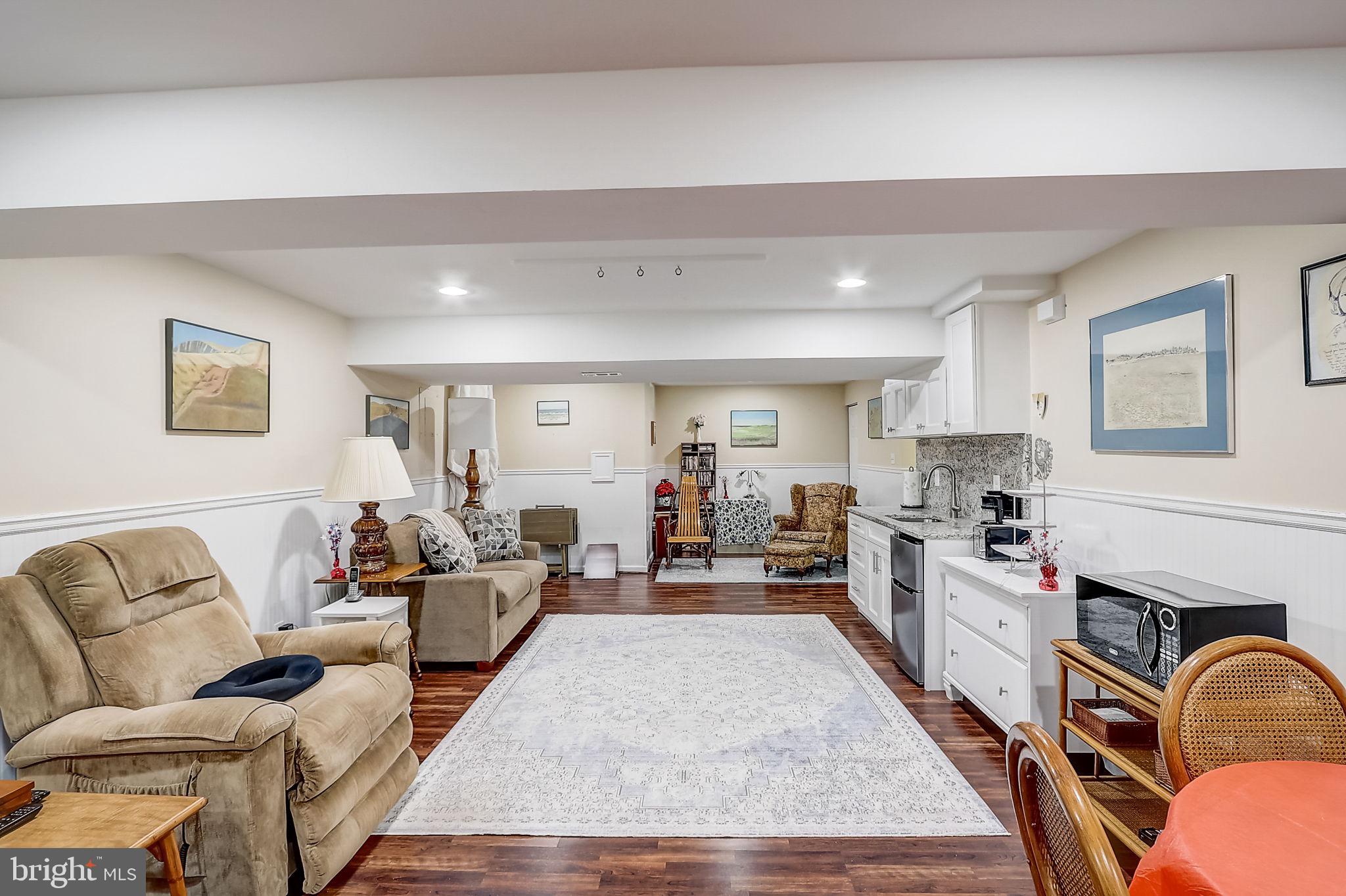 ASHBURN VILLAGE - Residential