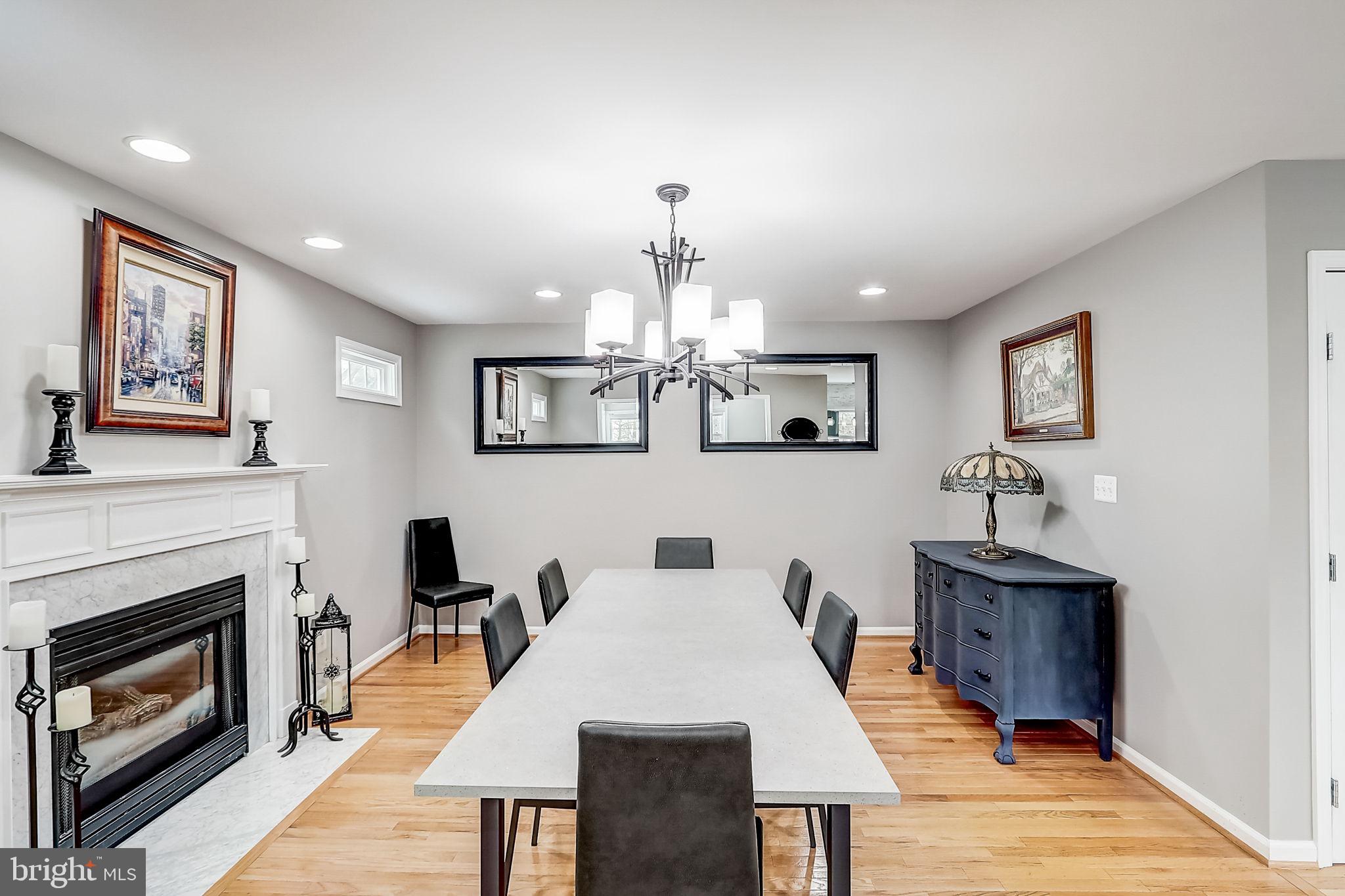 ASHBURN VILLAGE - Residential