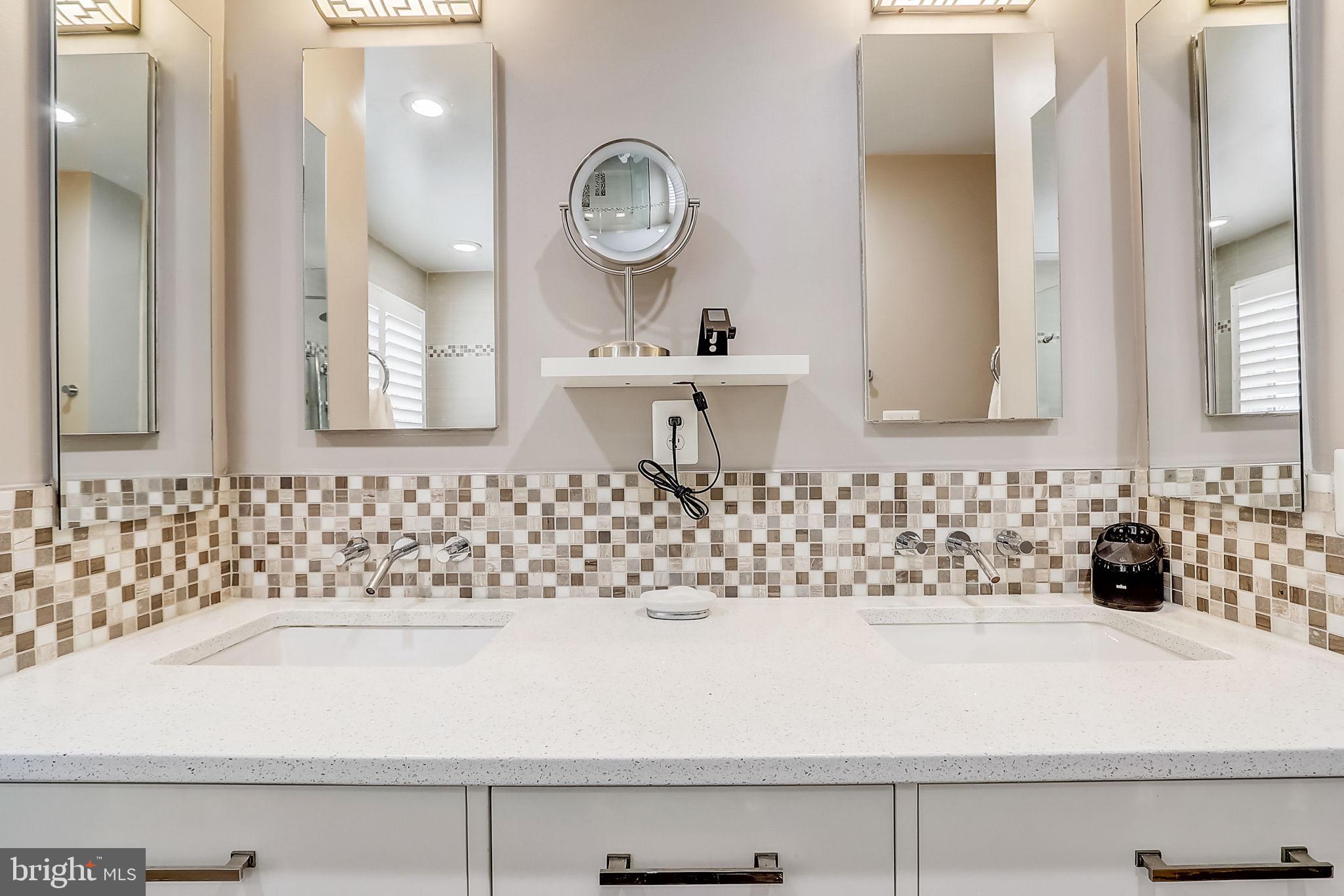 ASHBURN VILLAGE - Residential