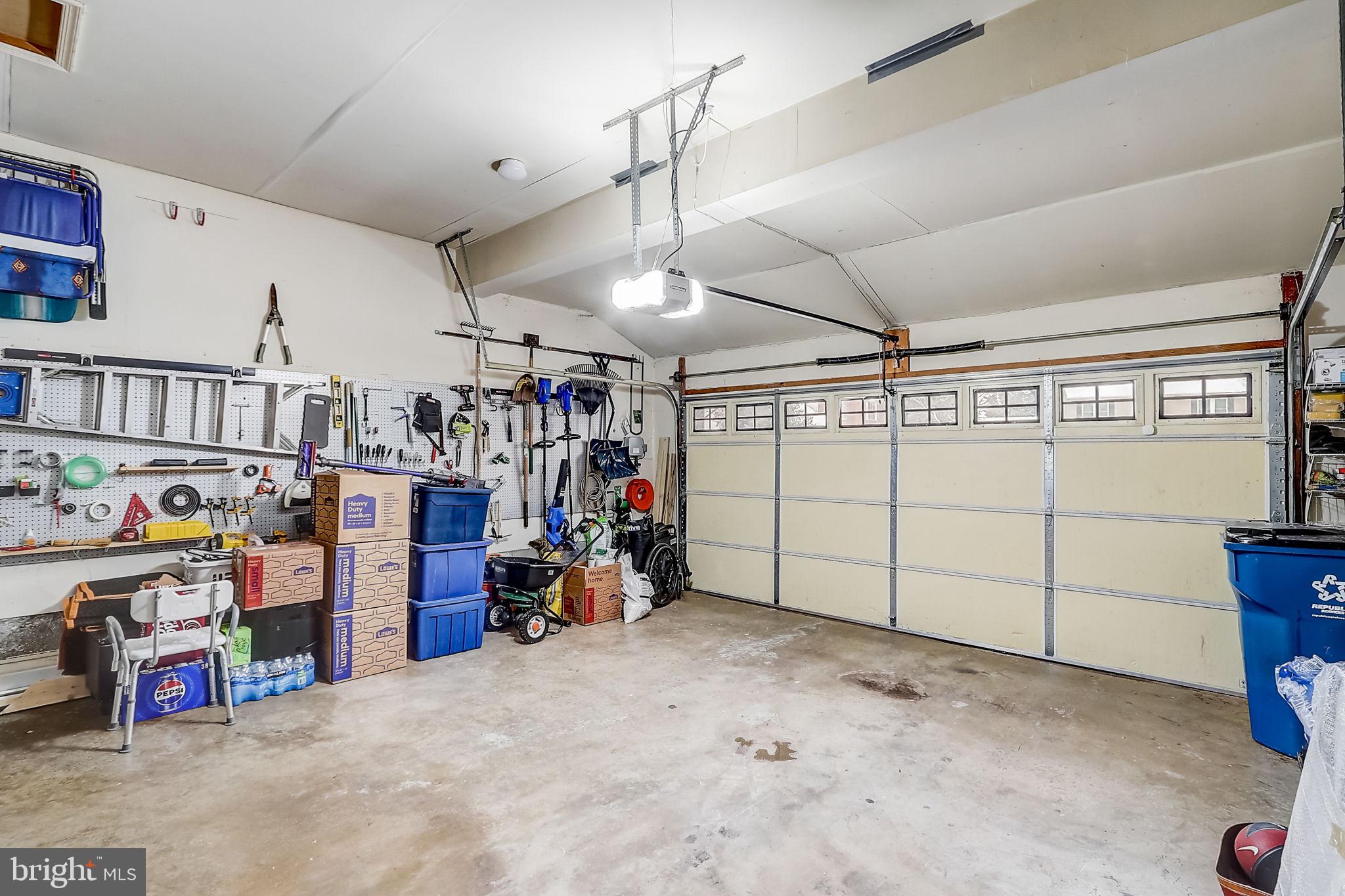 ASHBURN VILLAGE - Residential