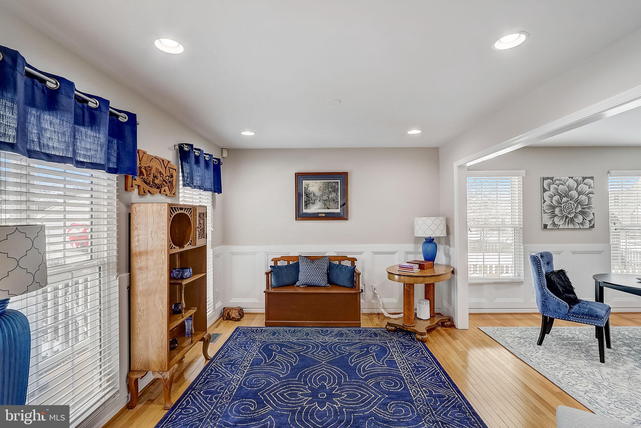 ASHBURN VILLAGE - Residential