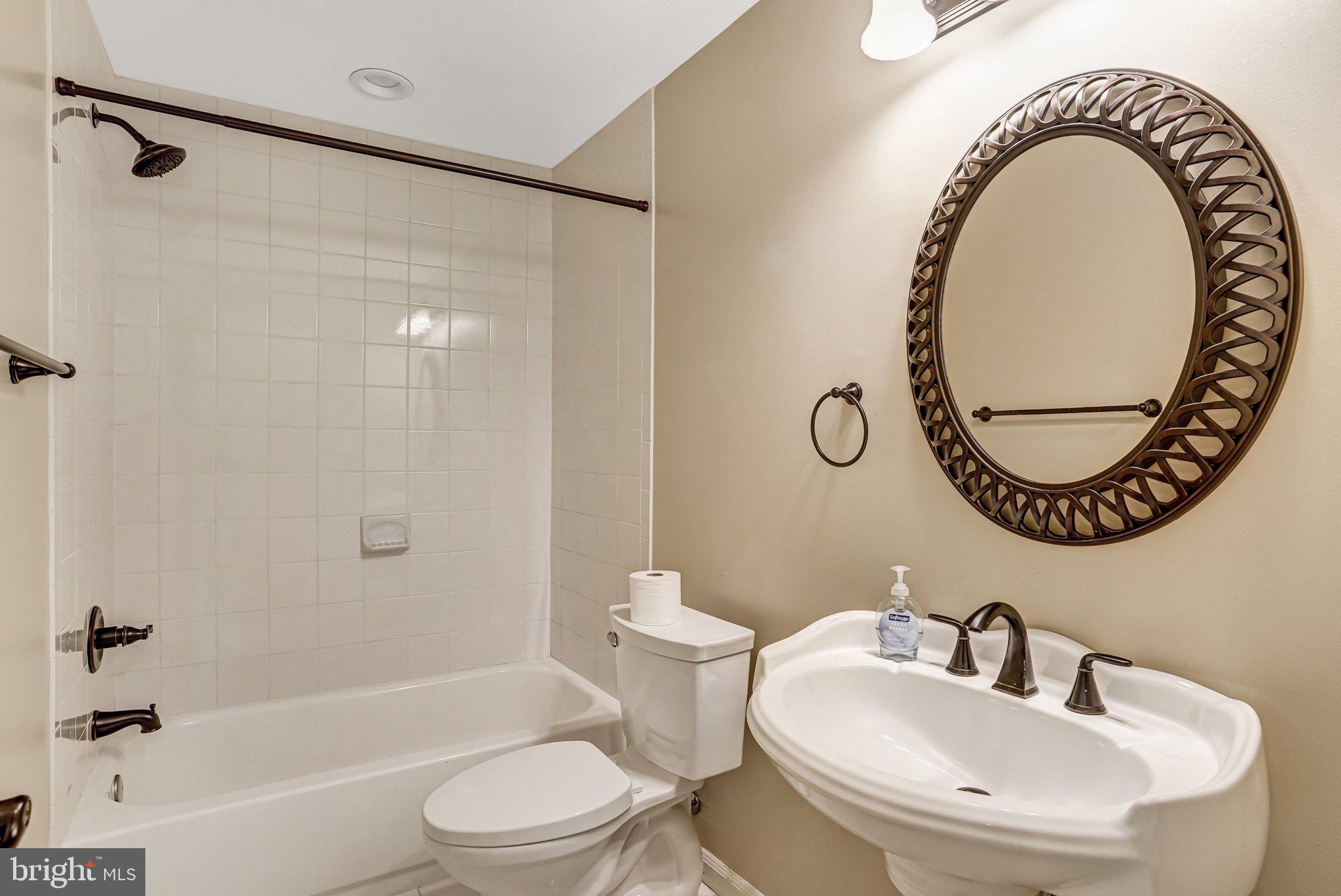 20927 TRINITY SQUARE