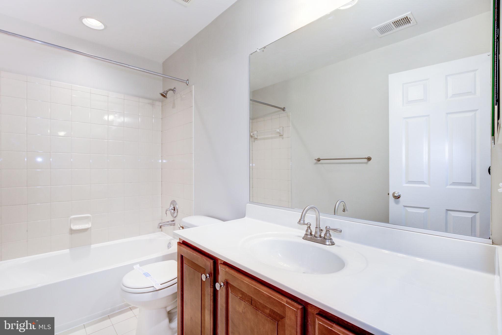 THE PARKE AT MOUNT WASHINGTON - Residential Lease