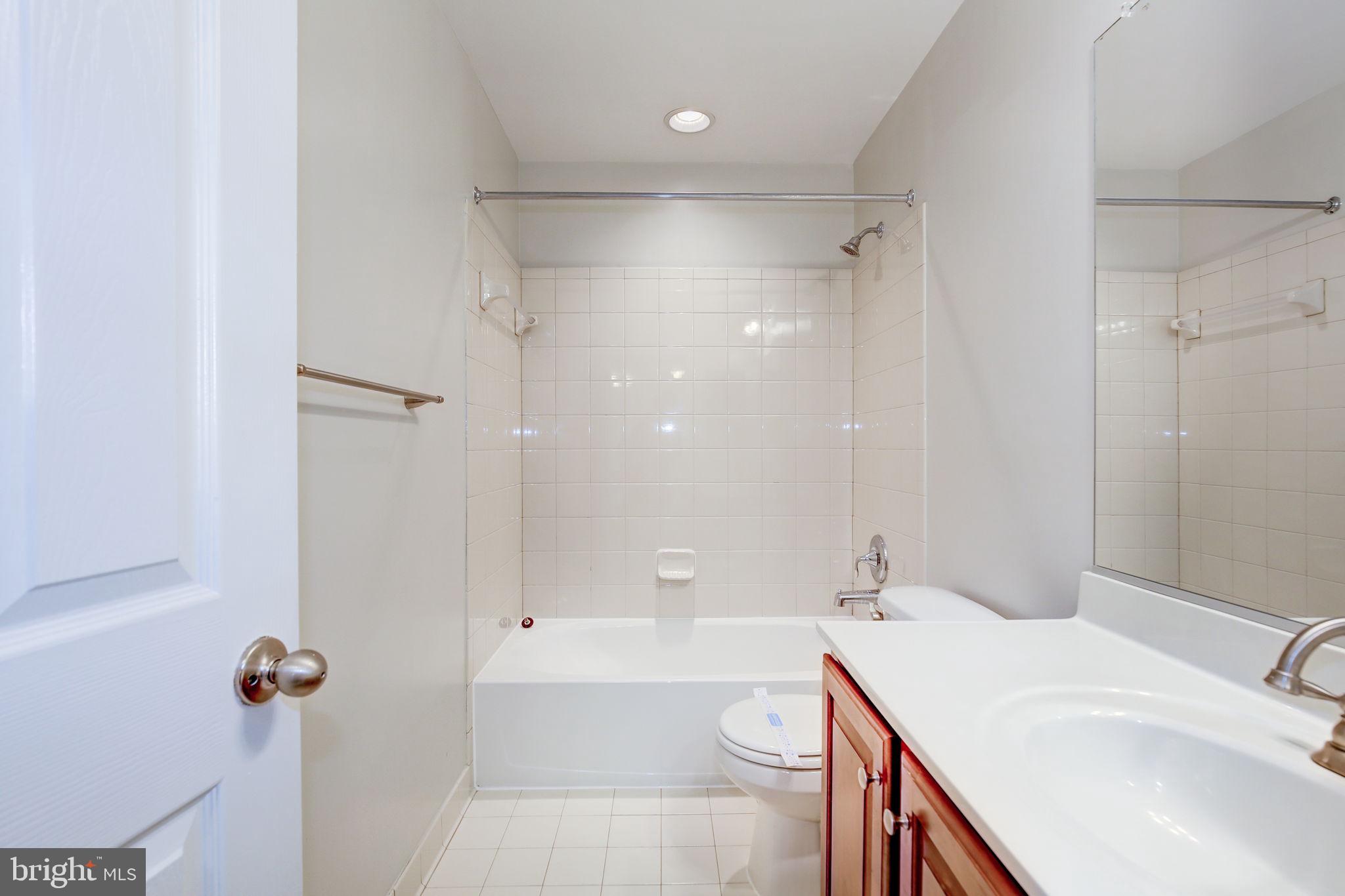 THE PARKE AT MOUNT WASHINGTON - Residential Lease