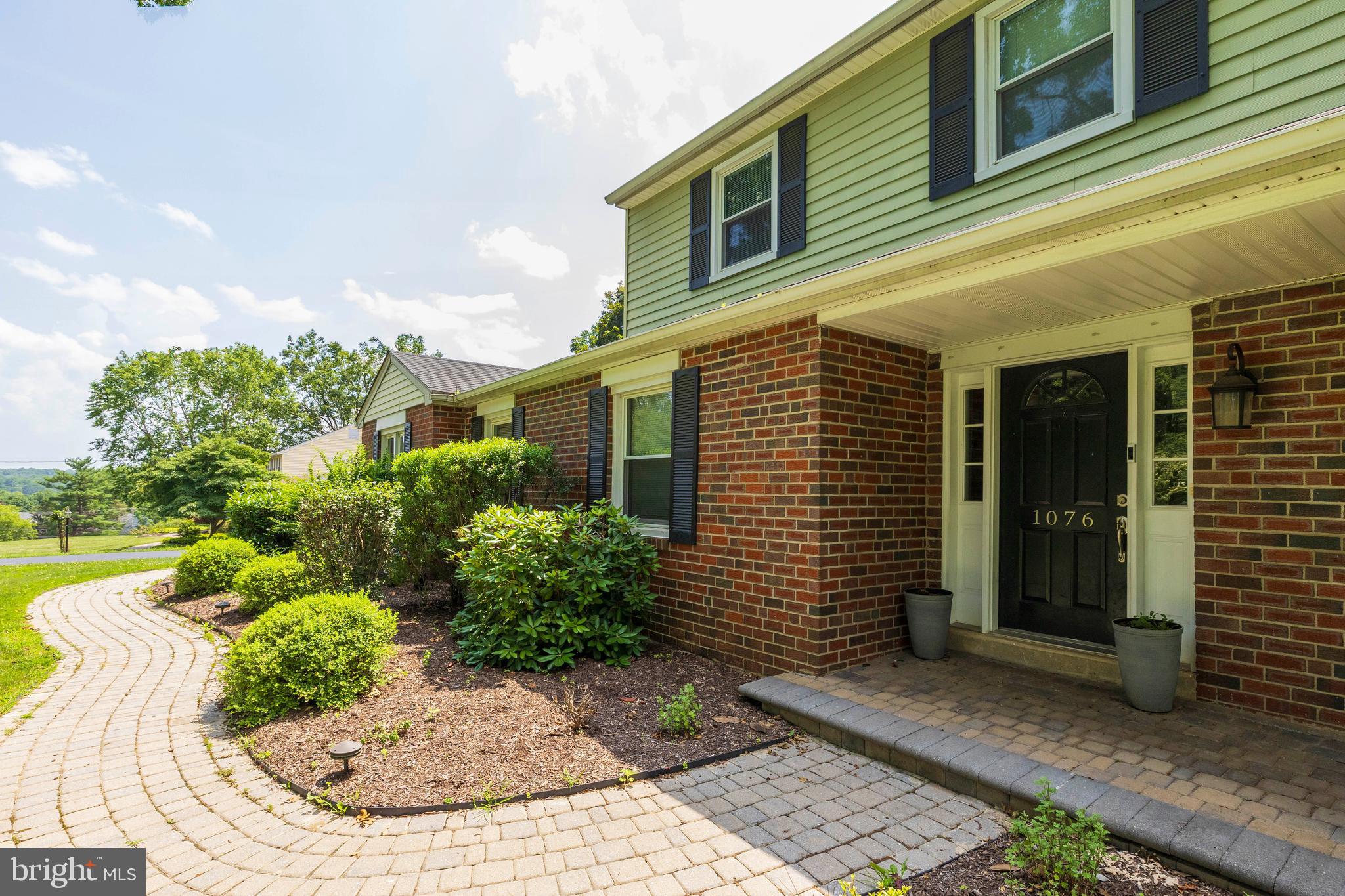 1076 KERWOOD ROAD