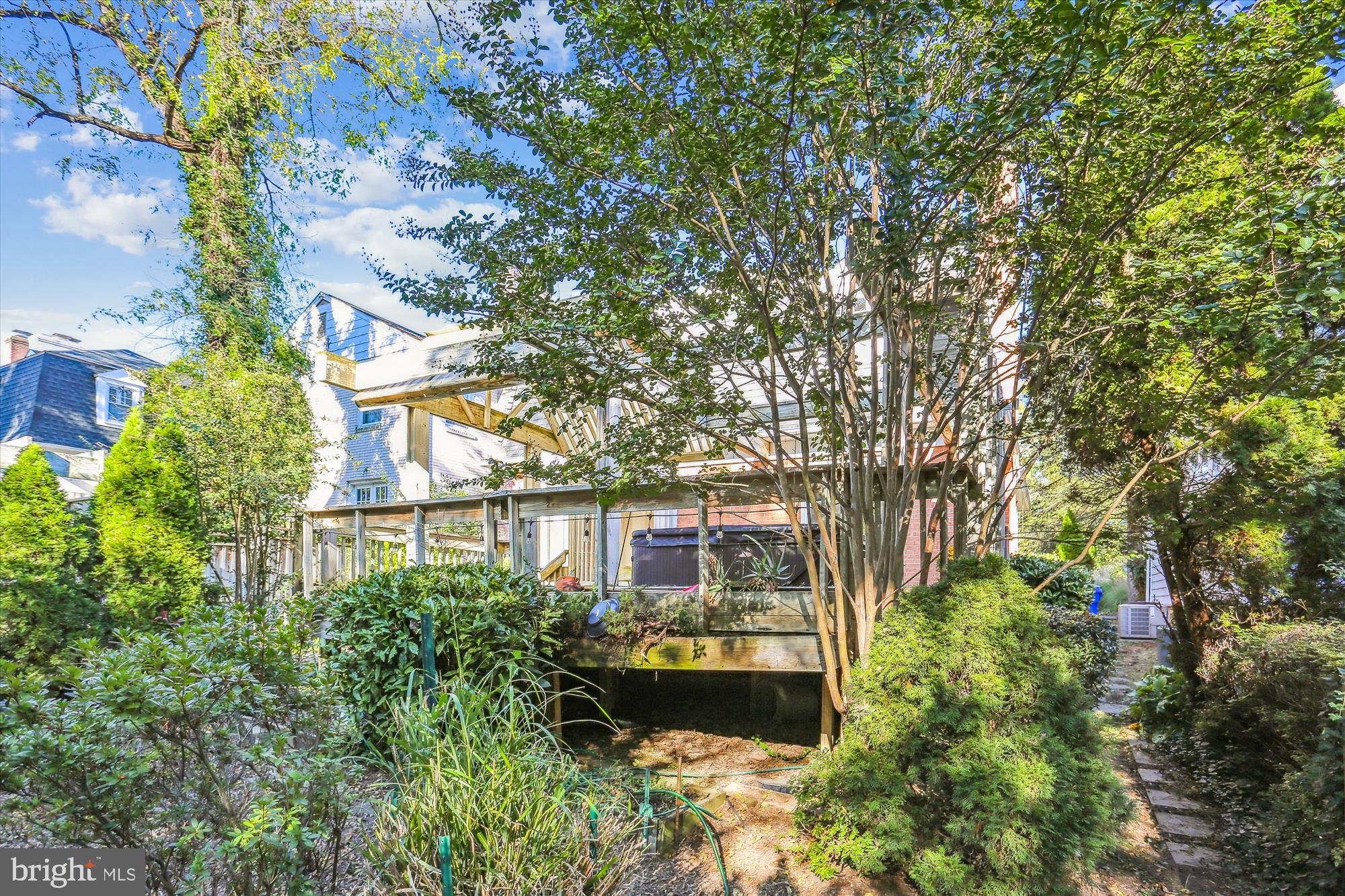 ALTA VISTA - Residential