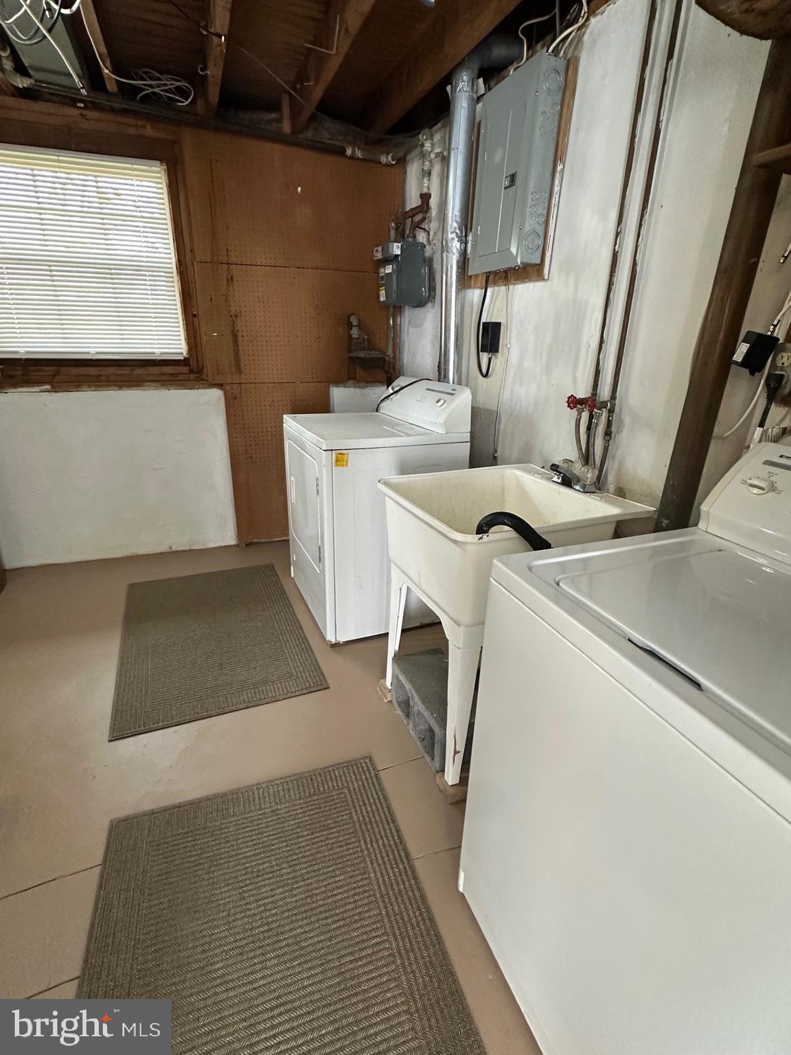 SUBURBIA - Residential Lease