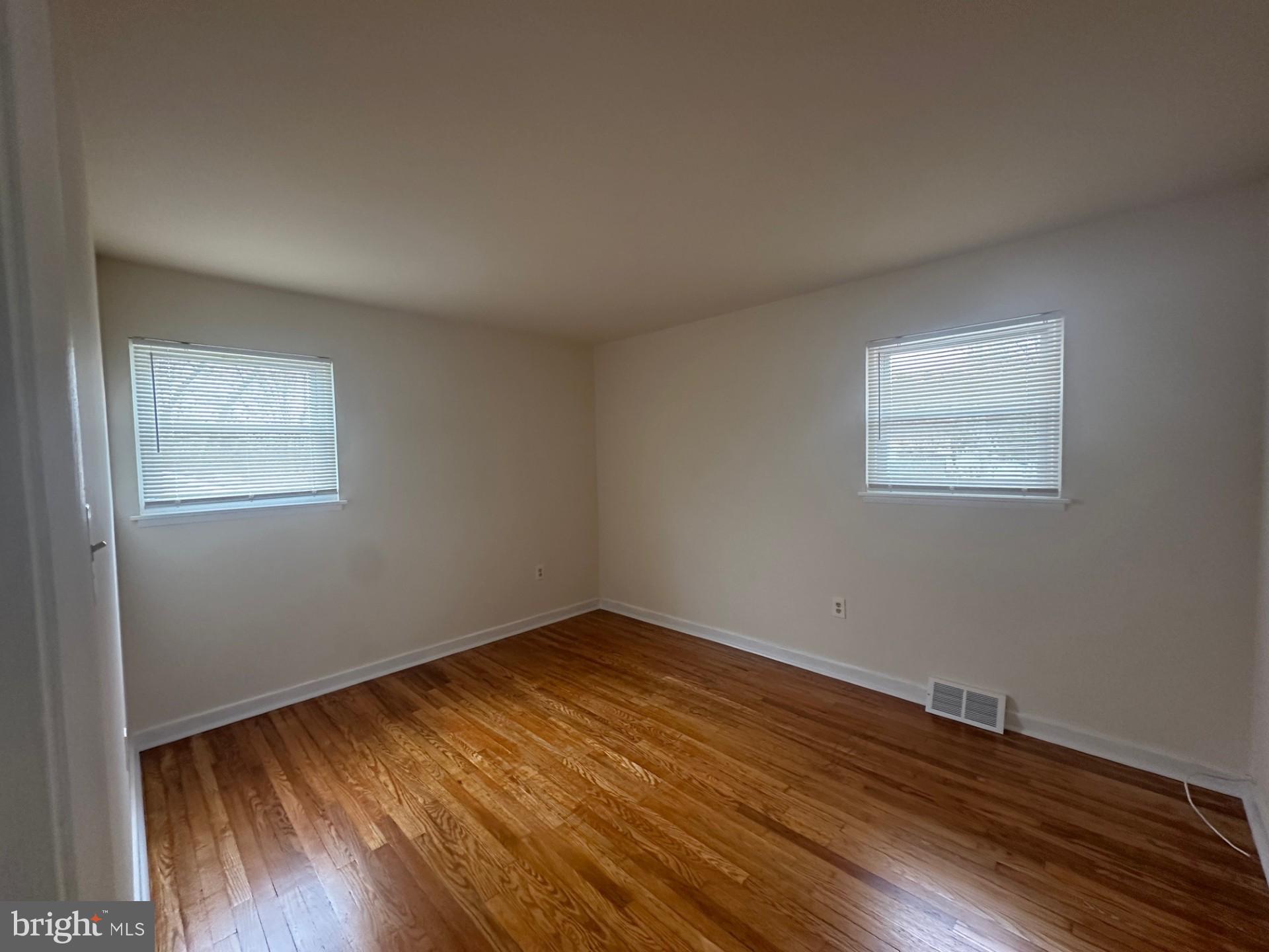 SUBURBIA - Residential Lease