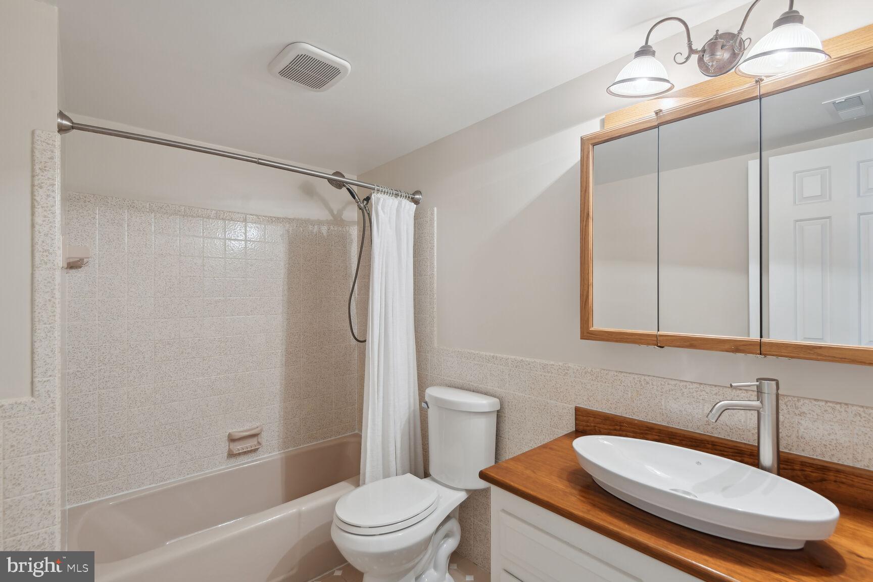 SWAN ROAD VILLAS - Residential