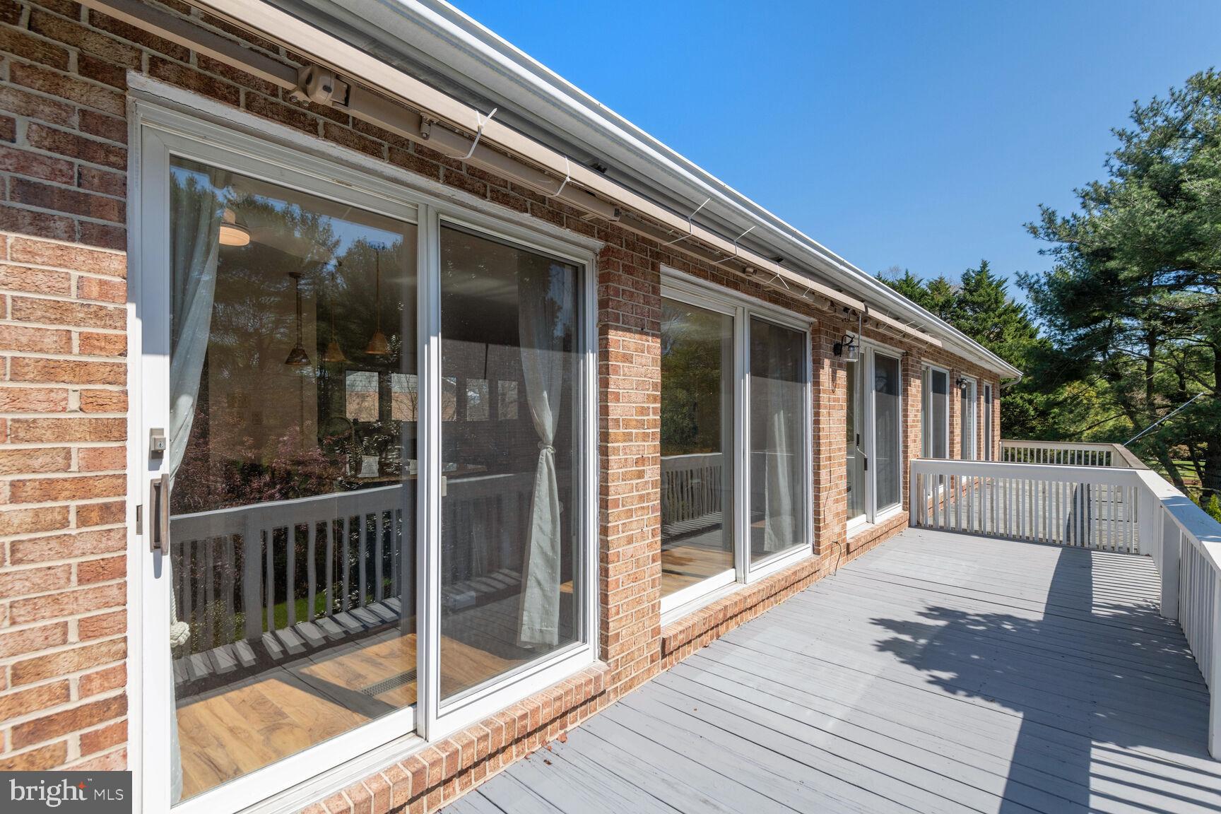 SWAN ROAD VILLAS - Residential